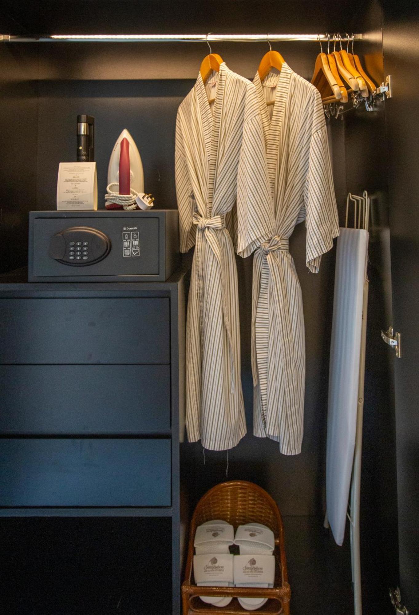 Junior Suite,1638476117:JPEG