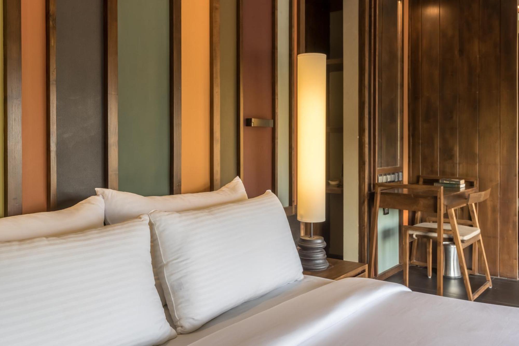 Deluxe Double Room at Lu Lin restaurant & the Canopy Bar