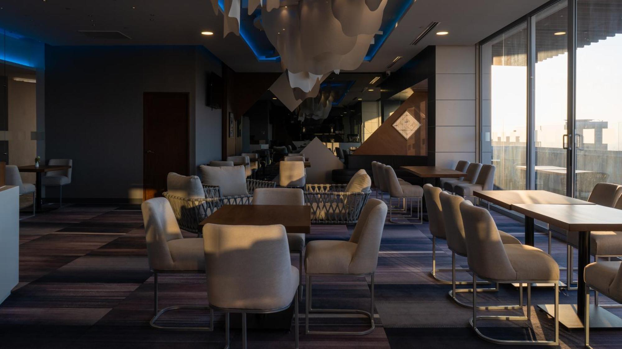 Junior King Suite City View
