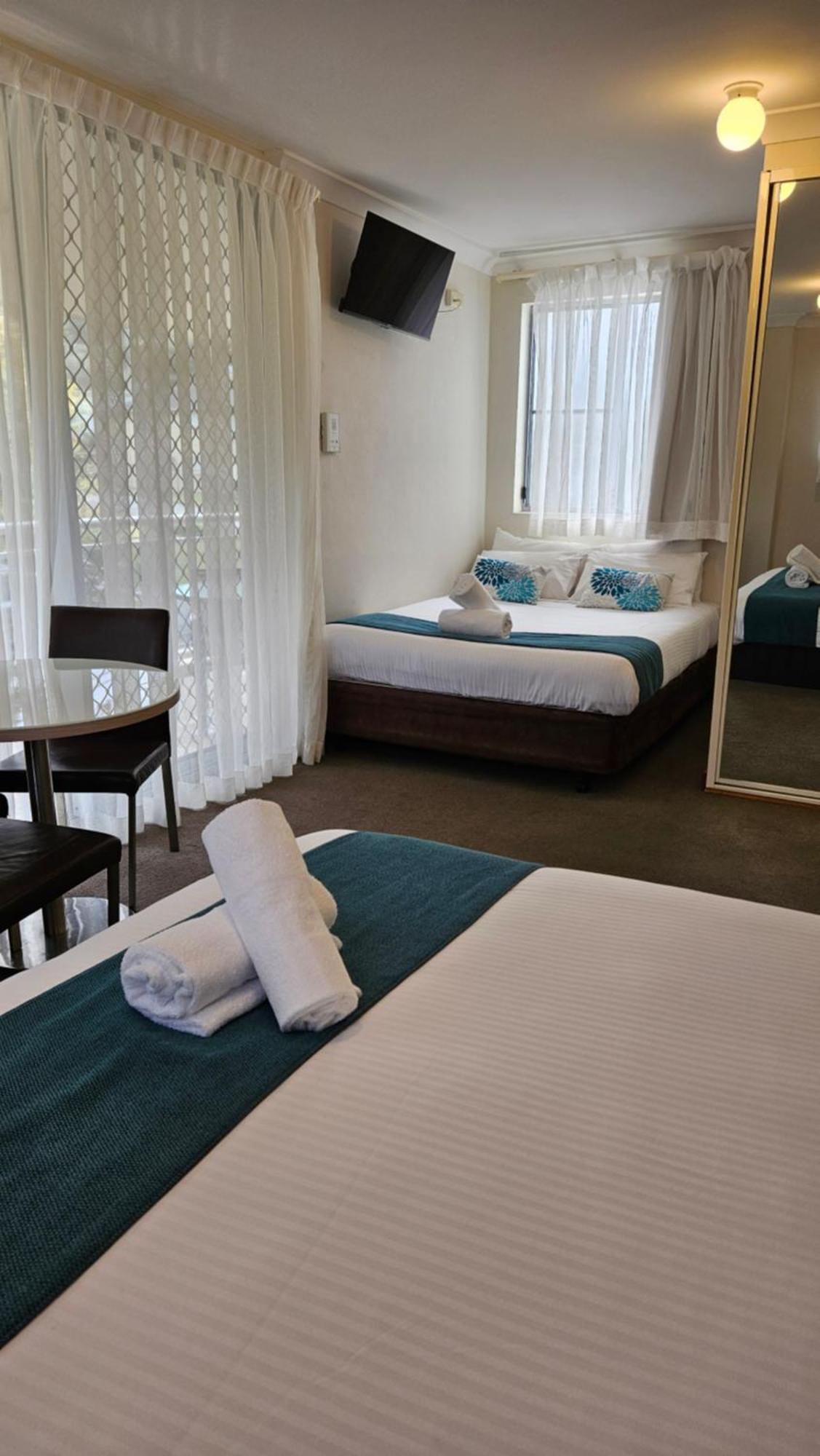 Royal Family Spa Suite