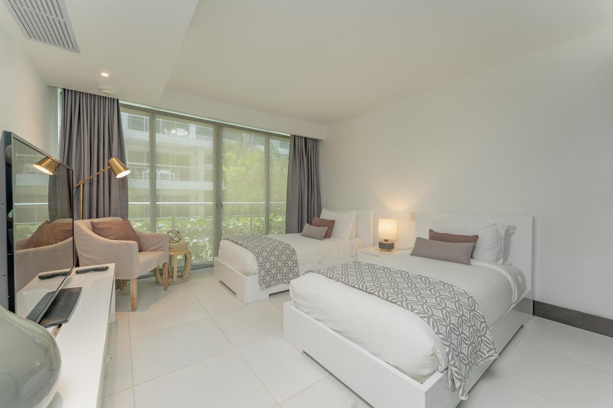 Three-Bedroom Premium Penthouse Suite Plunge Pool Oceanfront