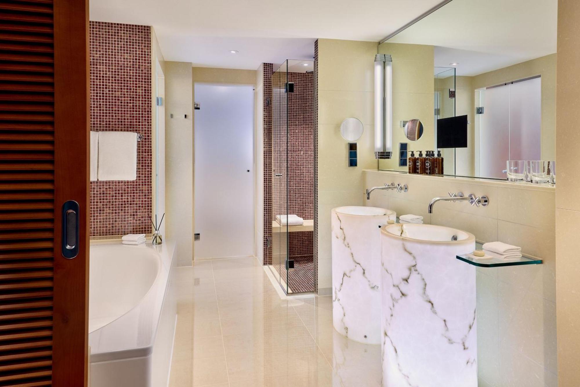 Senator King Suite