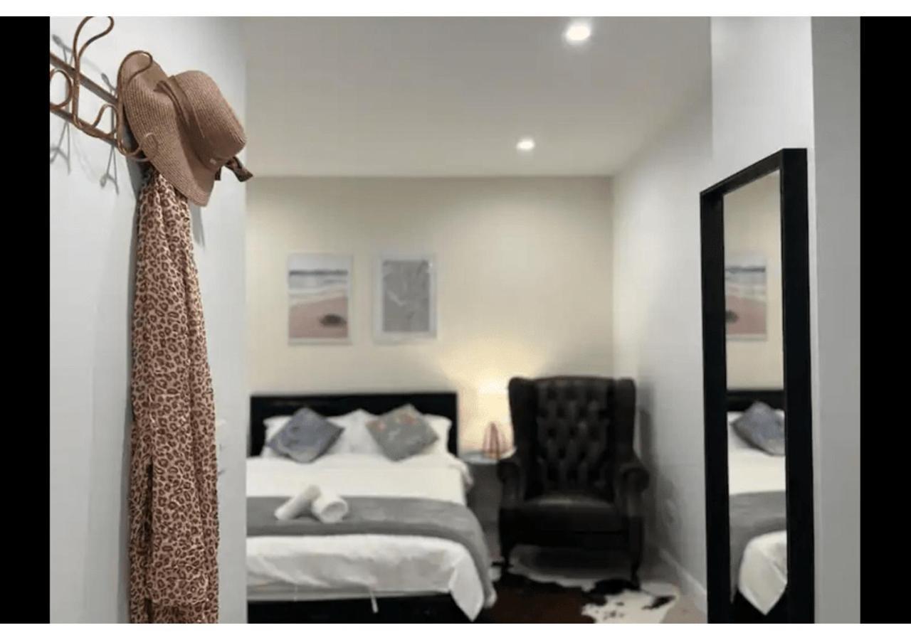 Double or Twin Room Private Bathroom