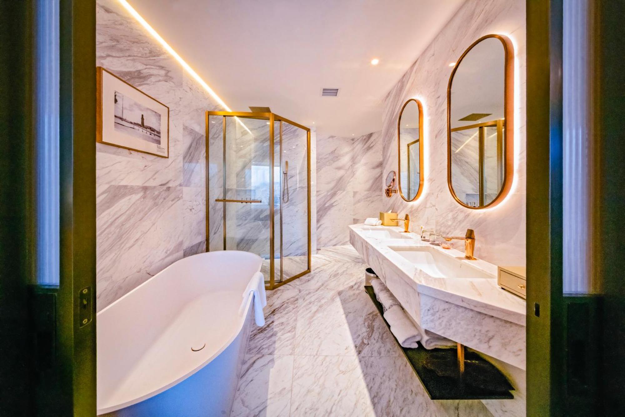 Twin Room Lake View