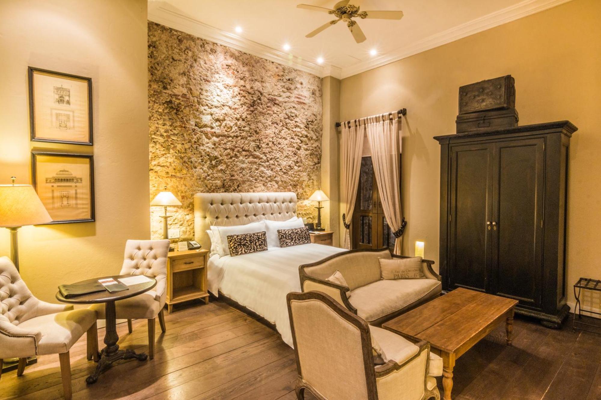 Deluxe Double Room Makani Beach Club access