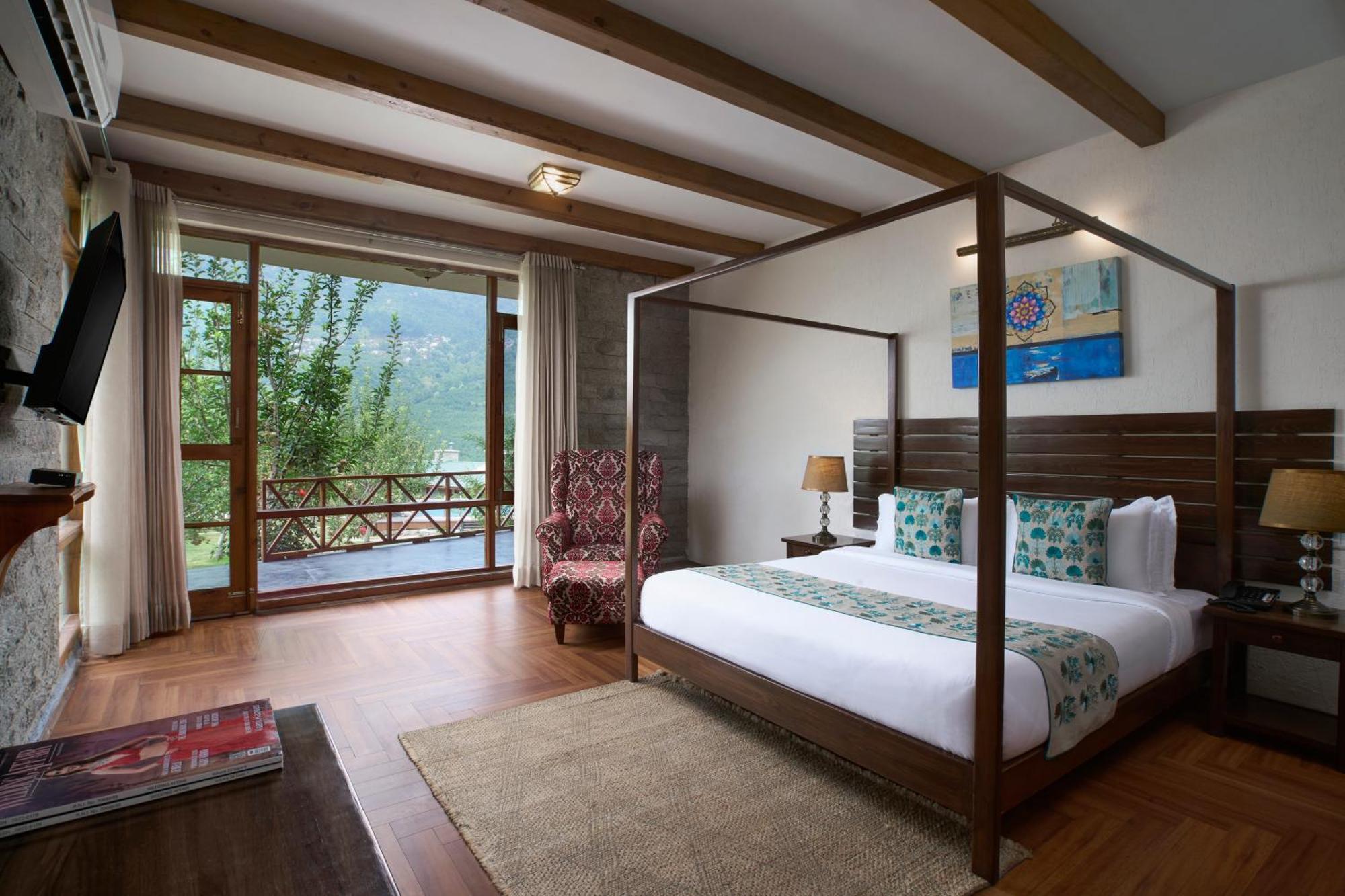 Deluxe Garden & Mountain View