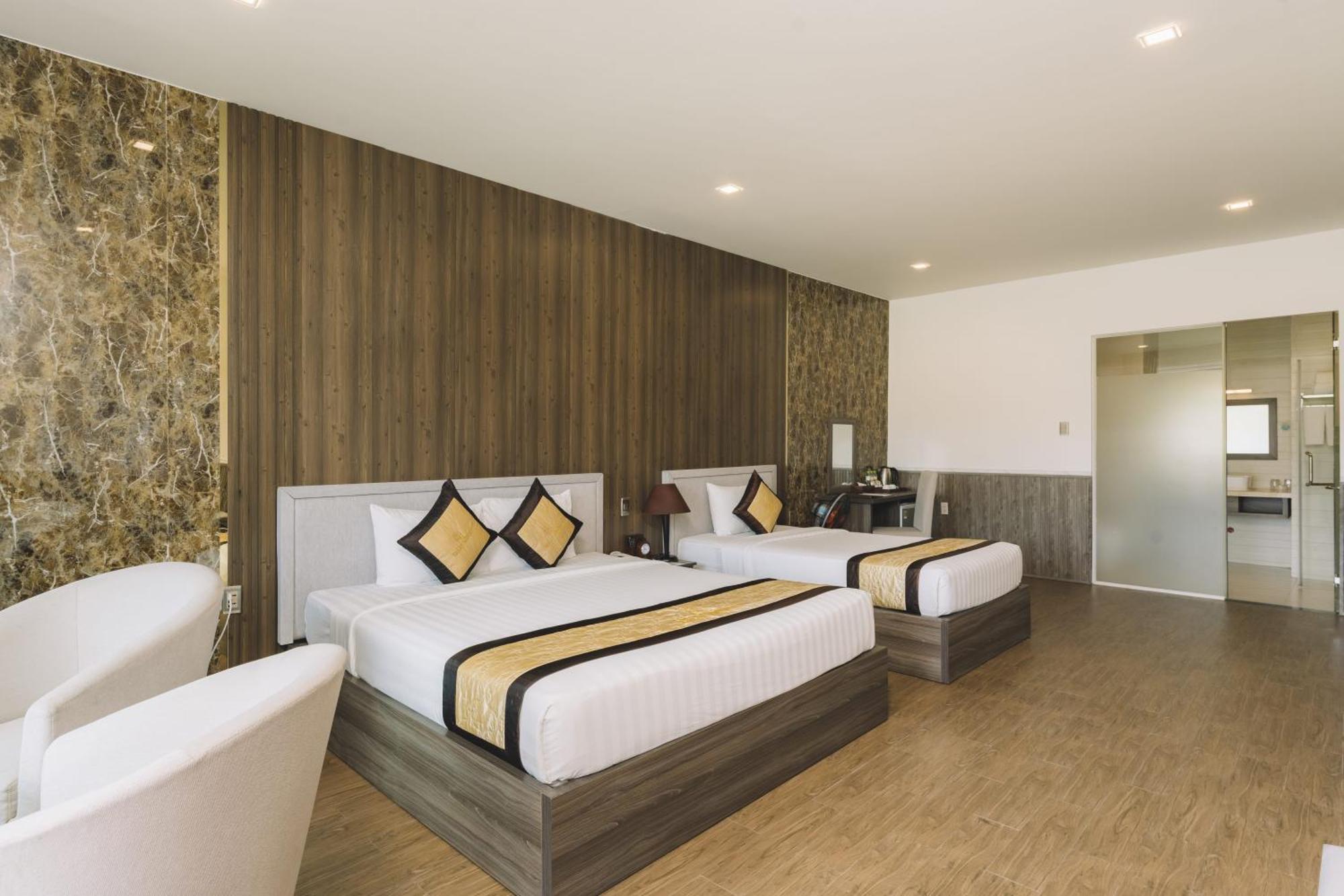 Deluxe Triple Room