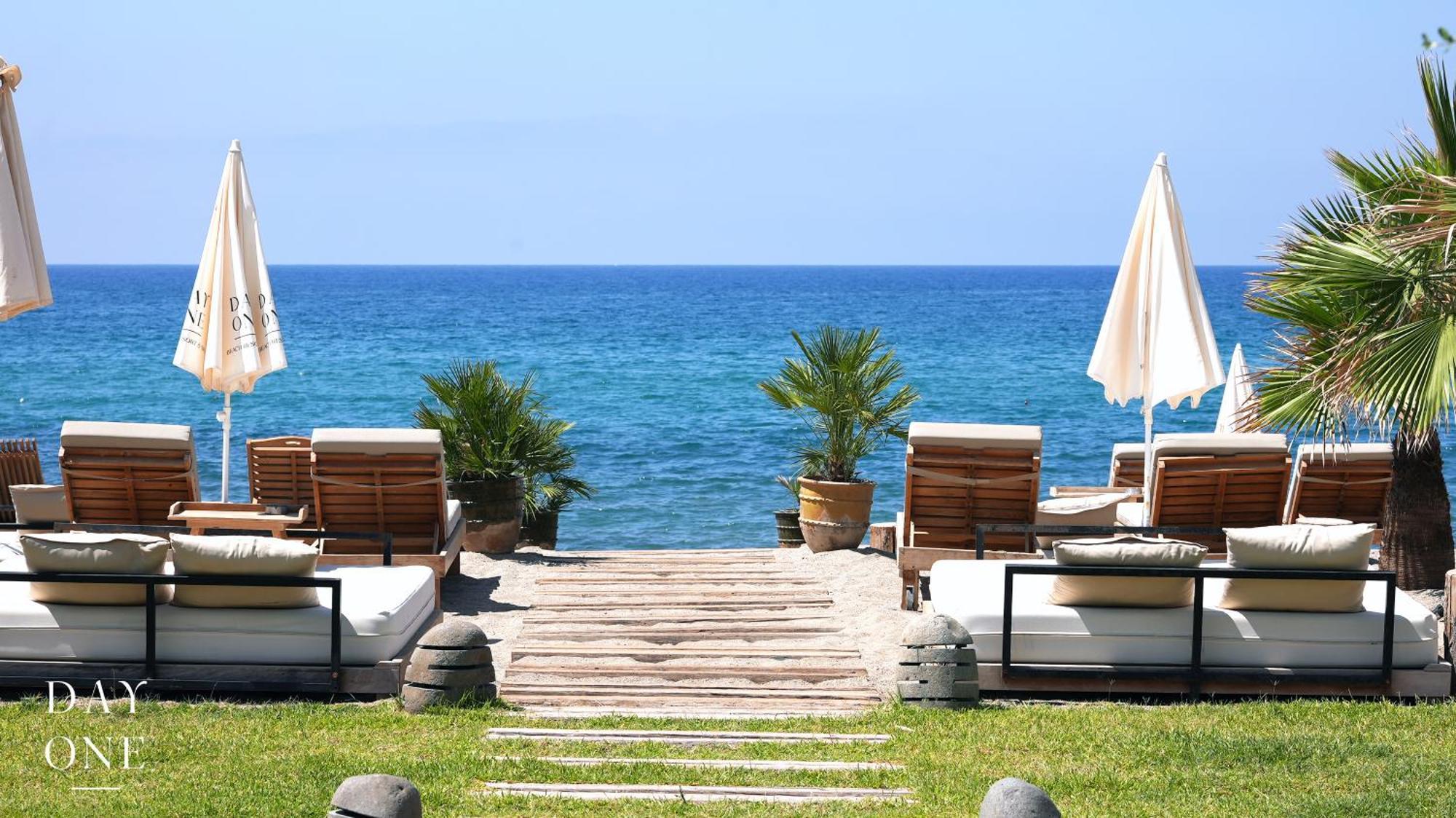 Double or Twin Room Sea View