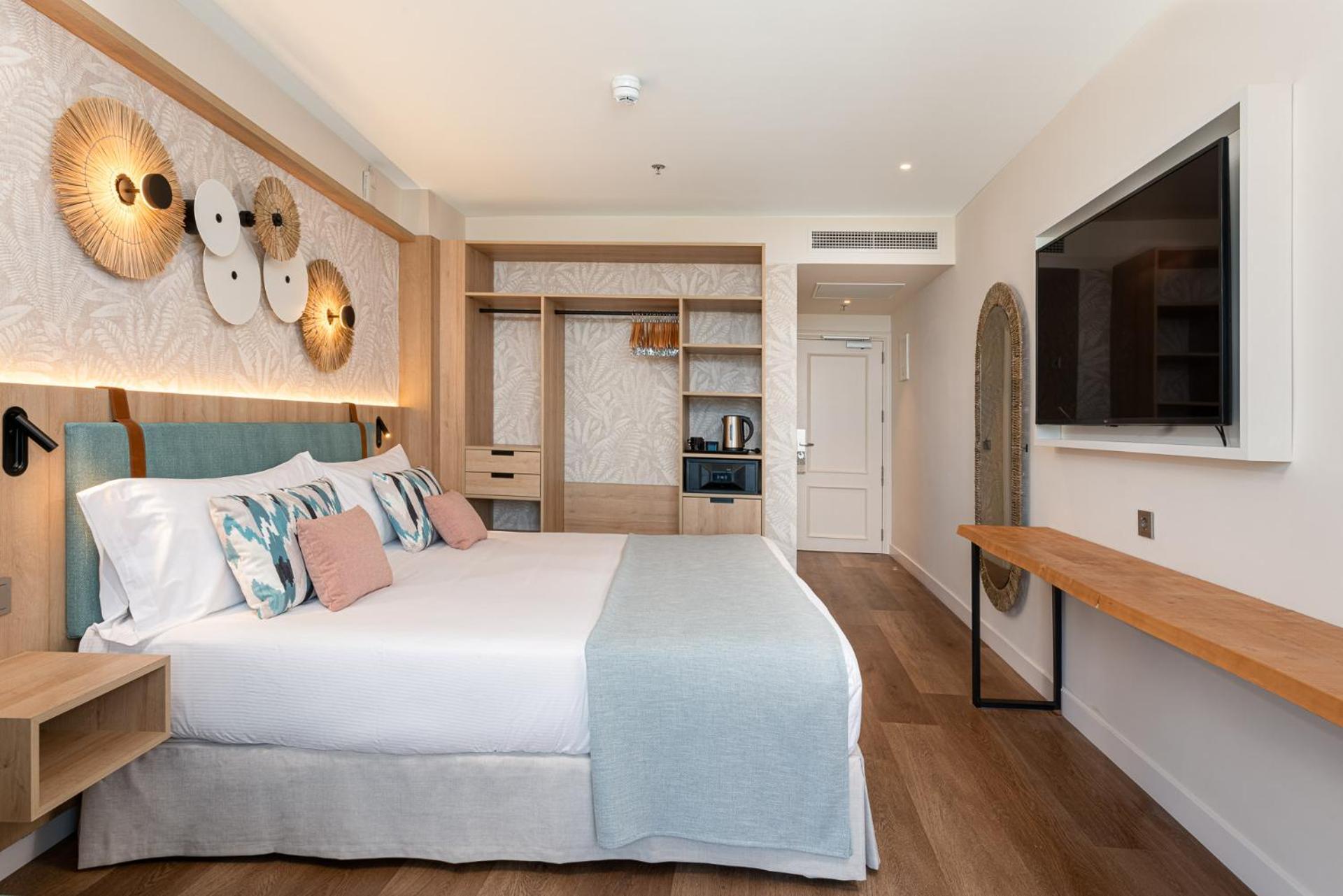 Twin Room with Mountain Views,1611064972:JPEG