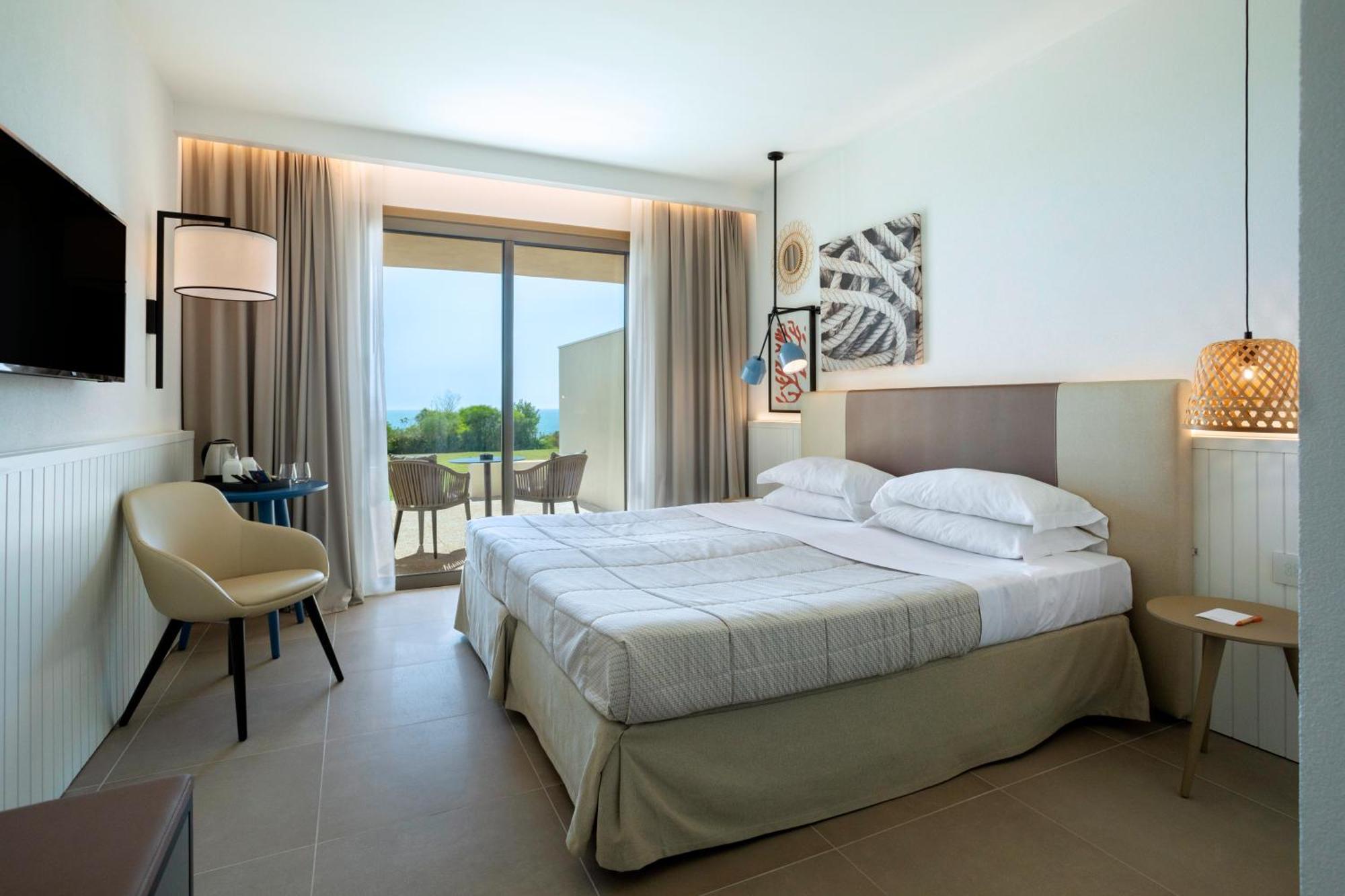 Classic Double Room with Sea View,1611066309:JPEG