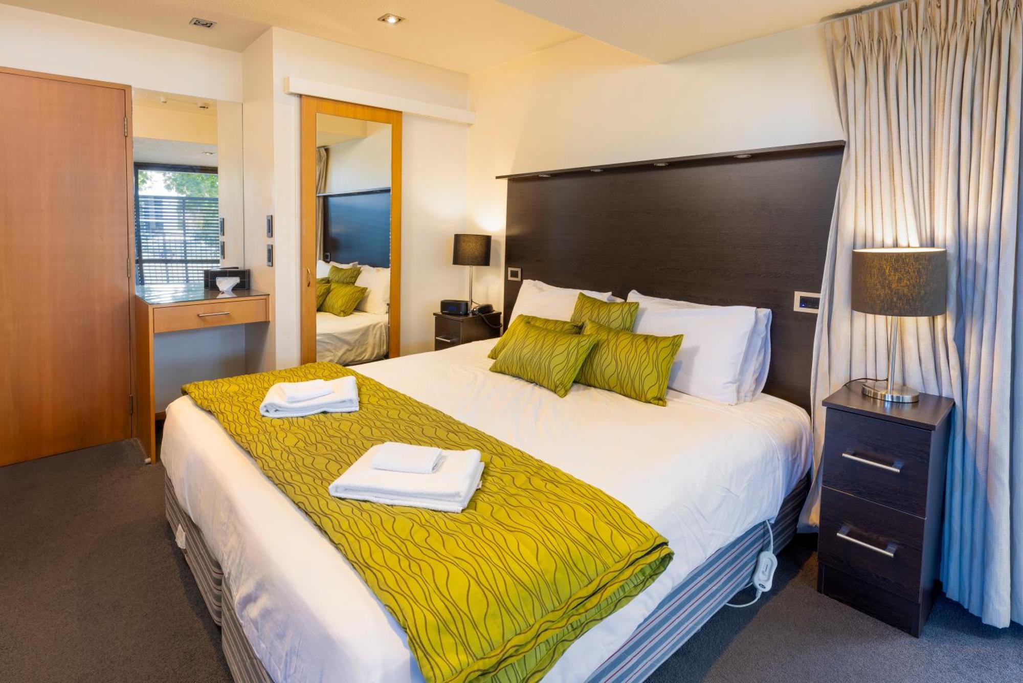 Motel 4 Bedroom Unit