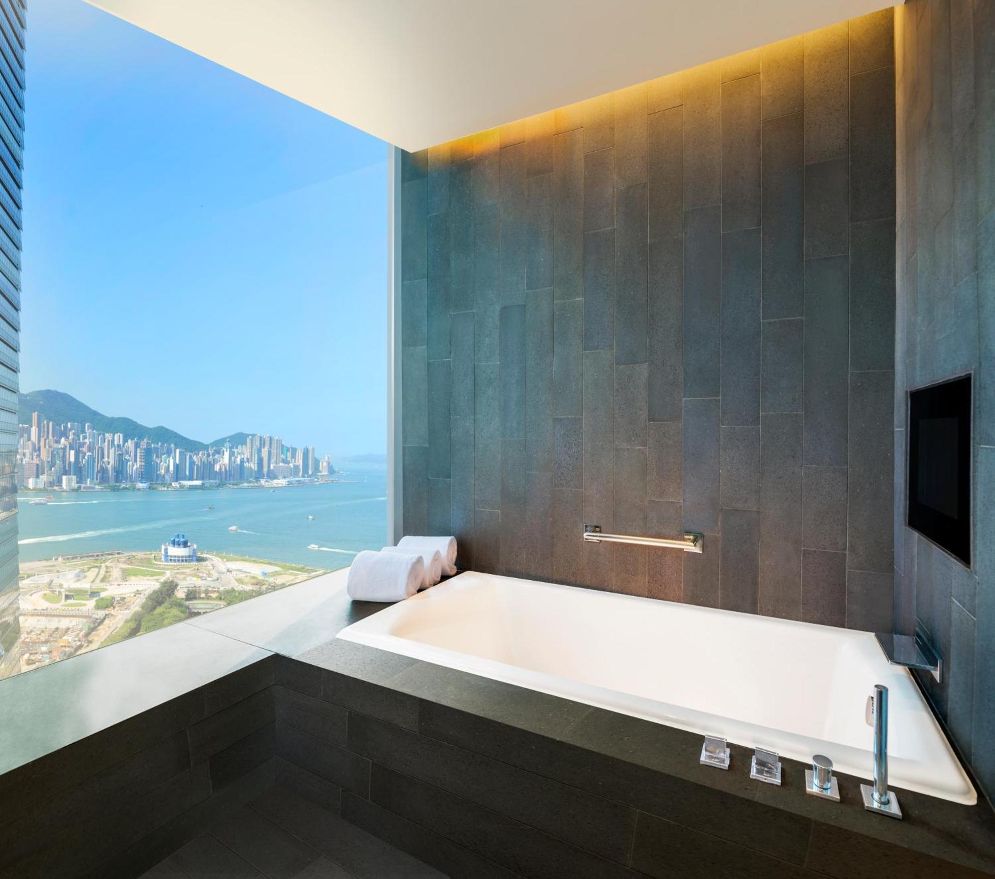 Cool Corner King Room Partial Harbour View
