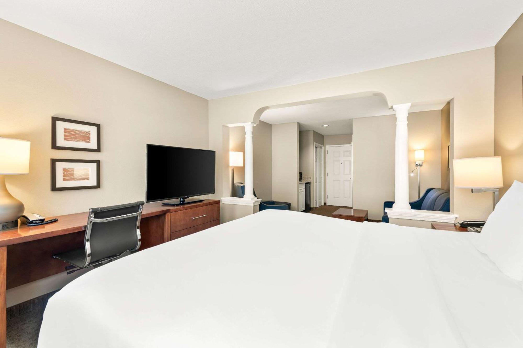 King Suite Non-Smoking