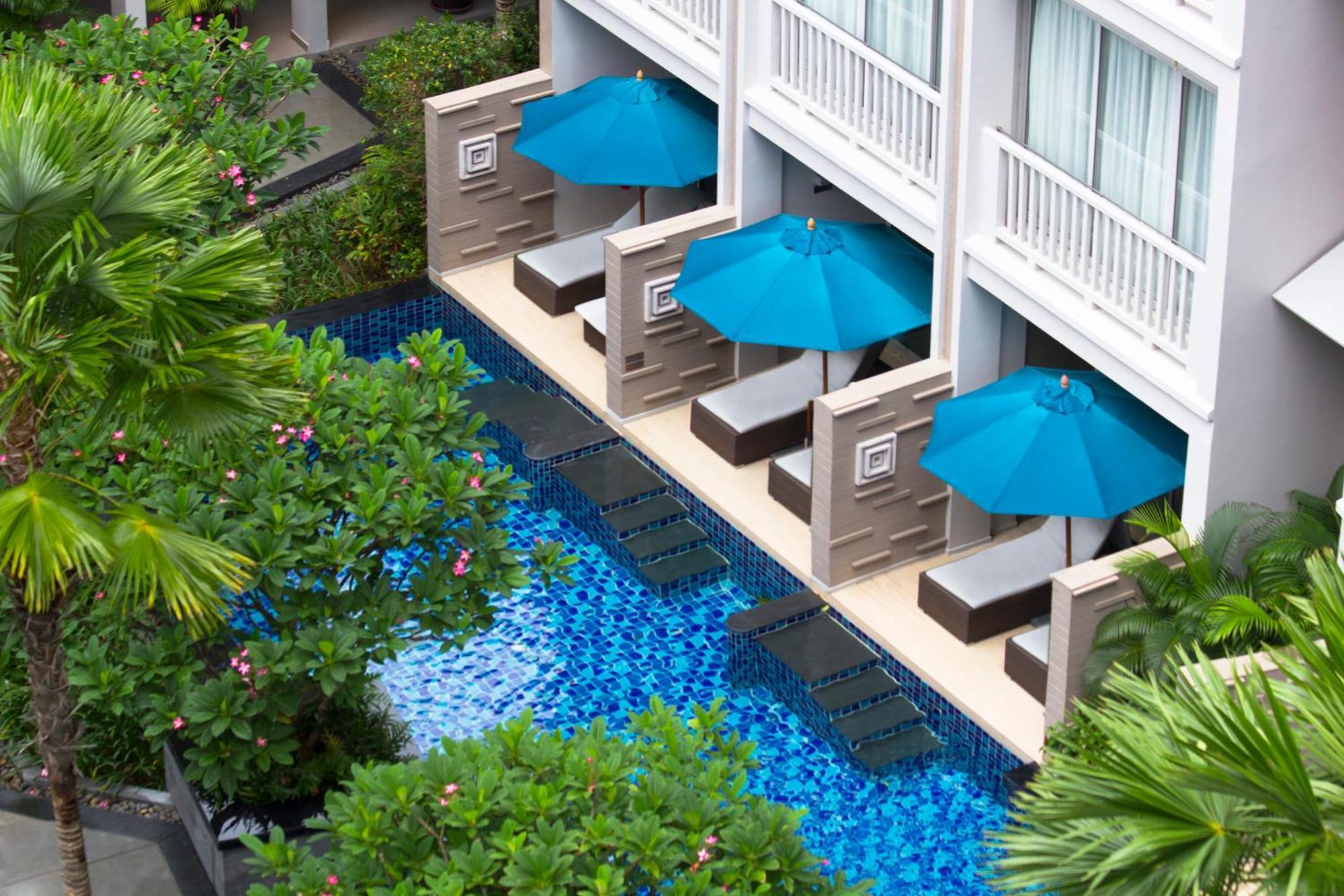 Deluxe King Room with Pool Access,1706856393:JPEG