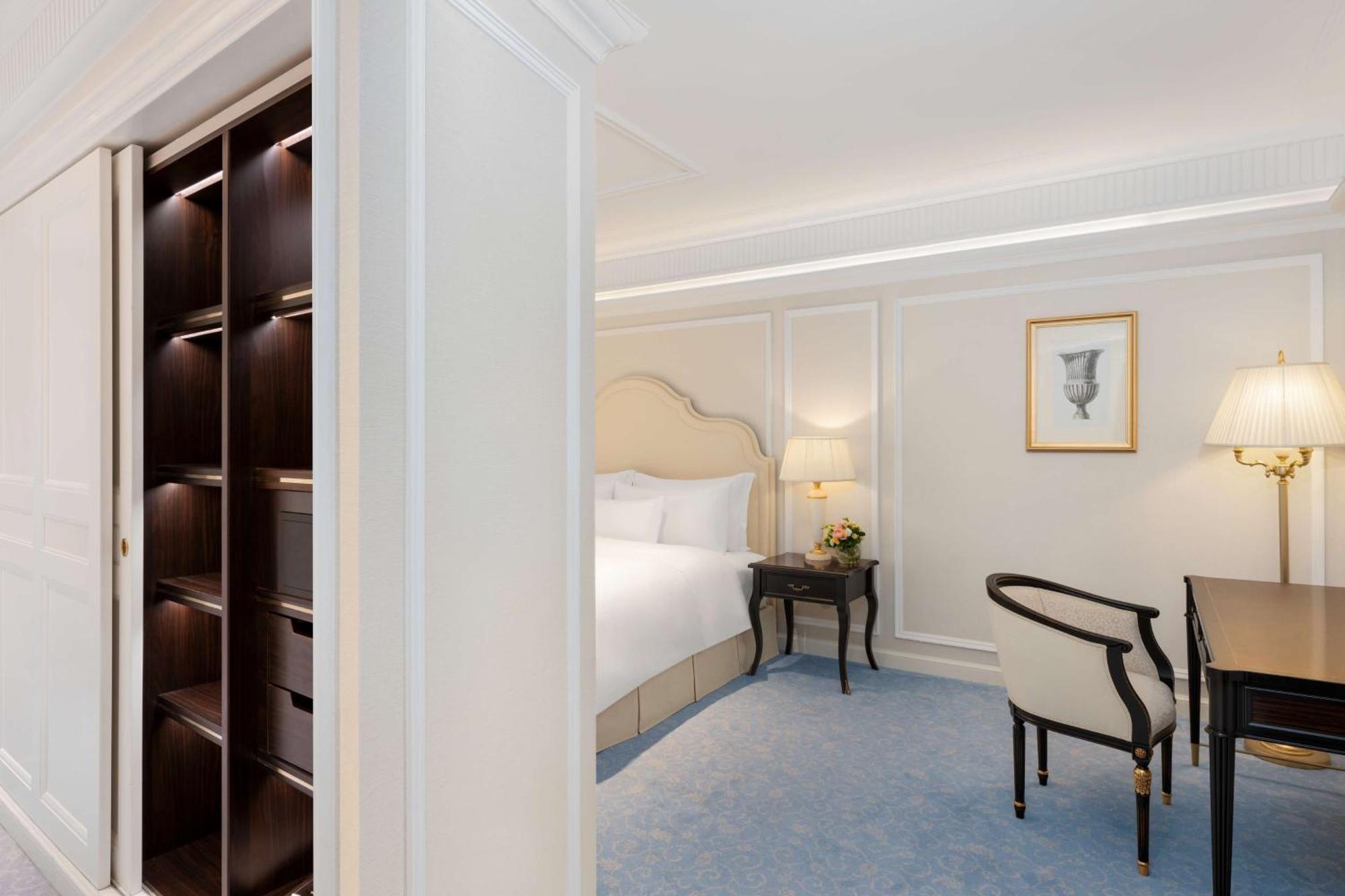 King Three-Bedroom Suite