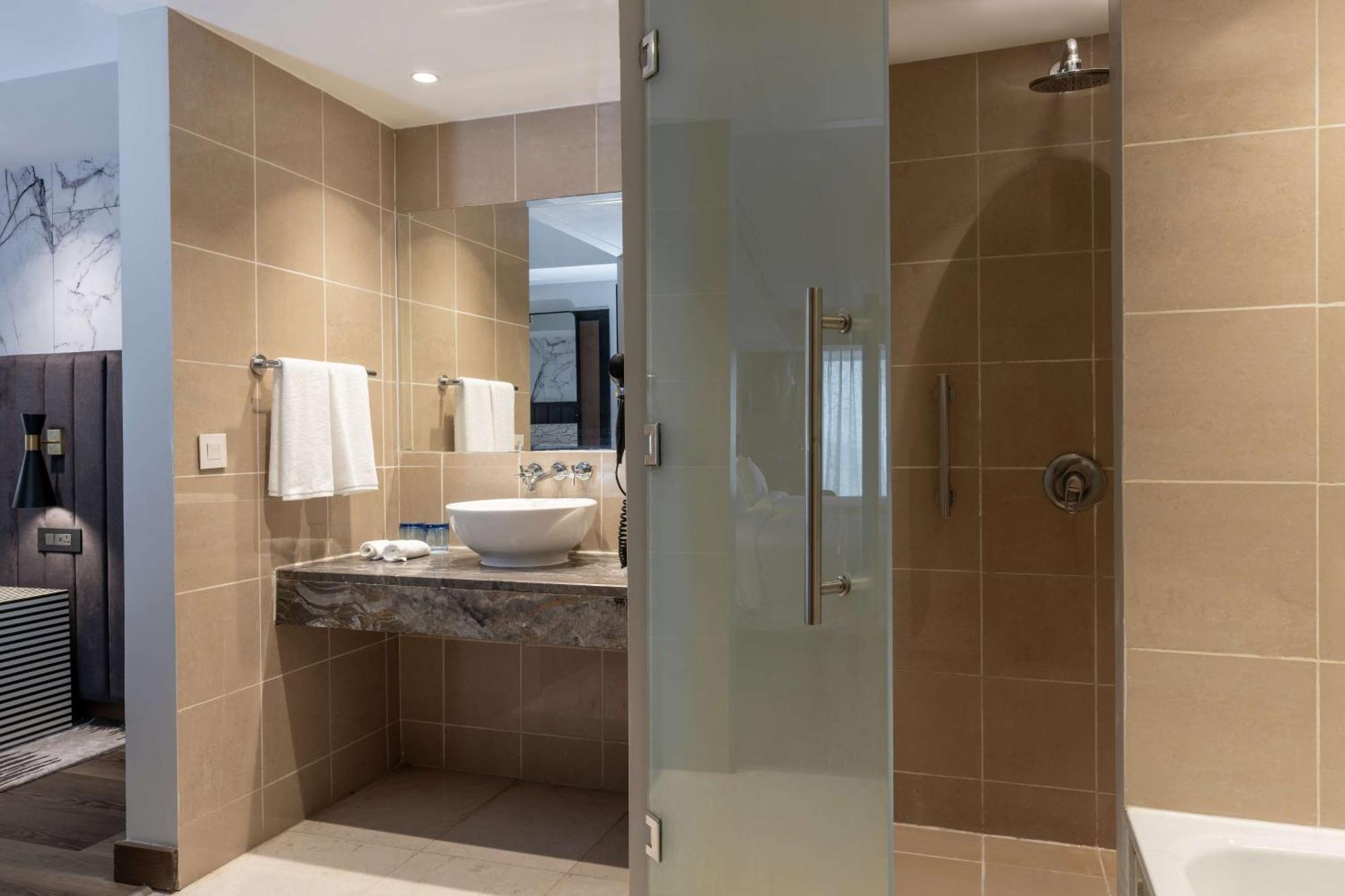 Executive Room Lagoon View Lounge Access