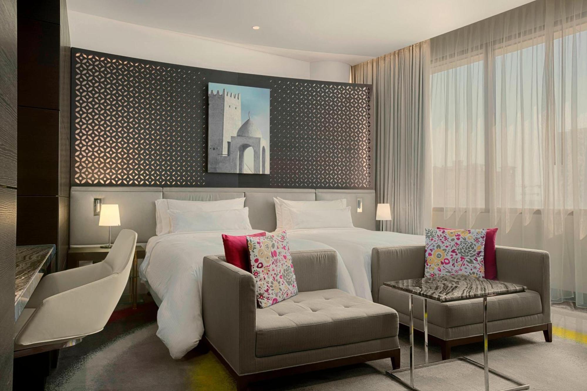 Deluxe Room City View Twin bed