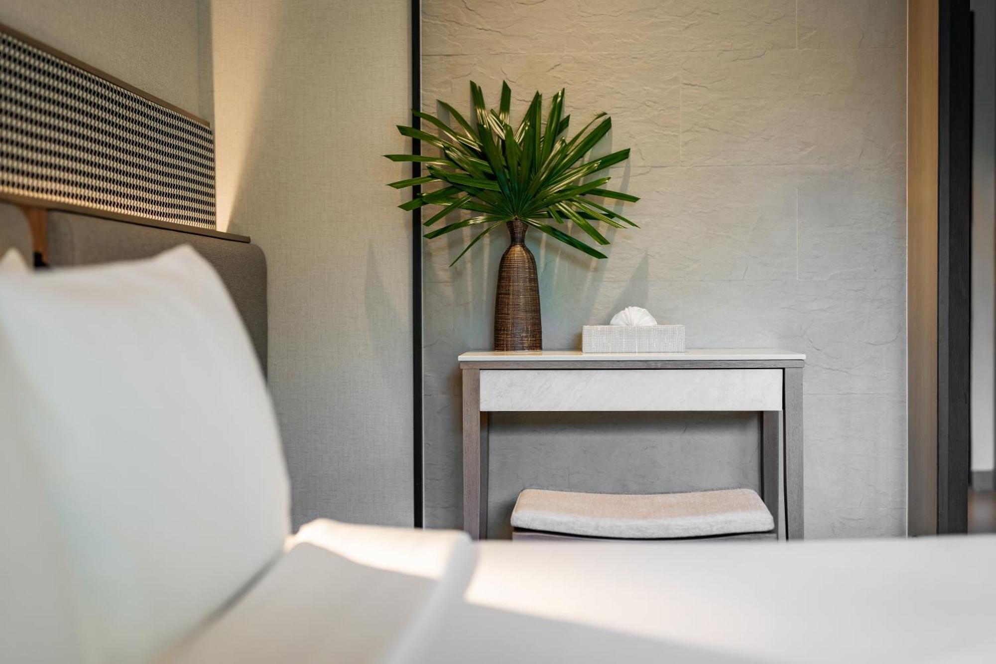 Horizon Large Double or Twin Room Garden View