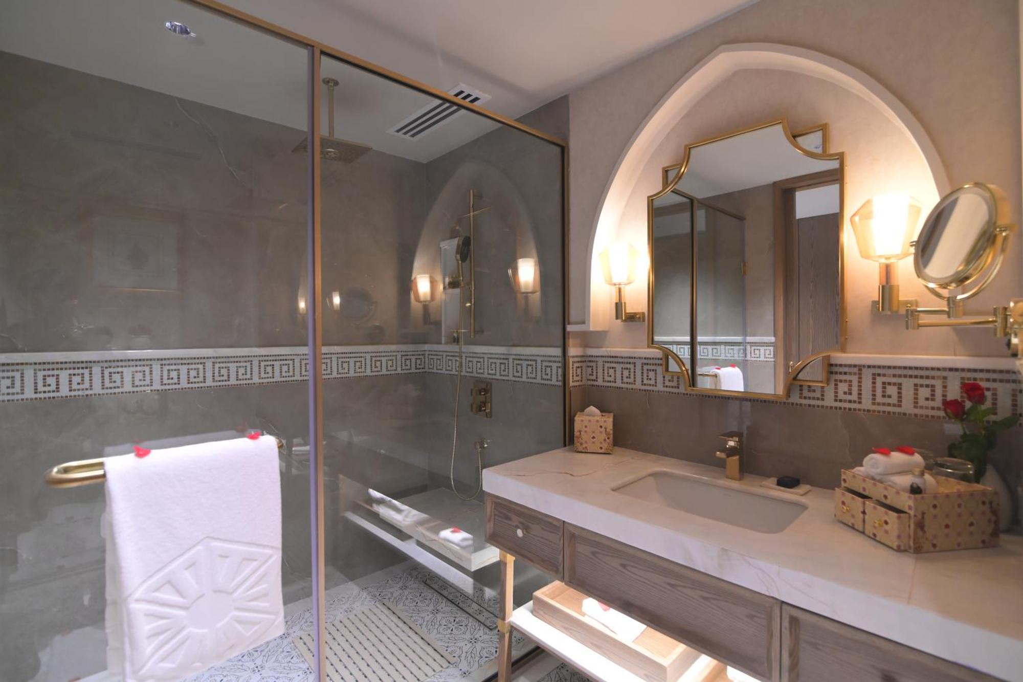 Luxury Room Twin Beds on food beverages laundry spa