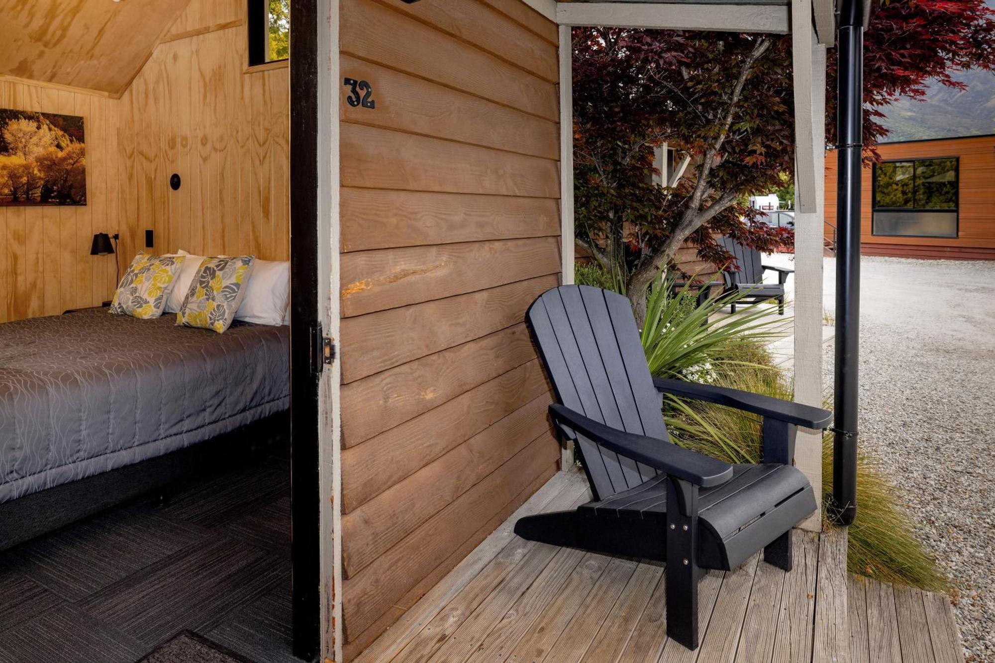 Economy Cabin Sleeps 2