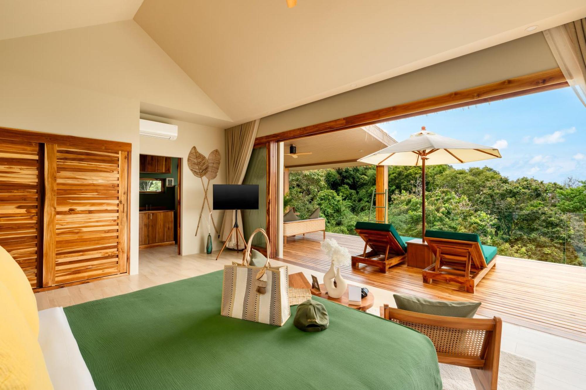 Family Room Lake View