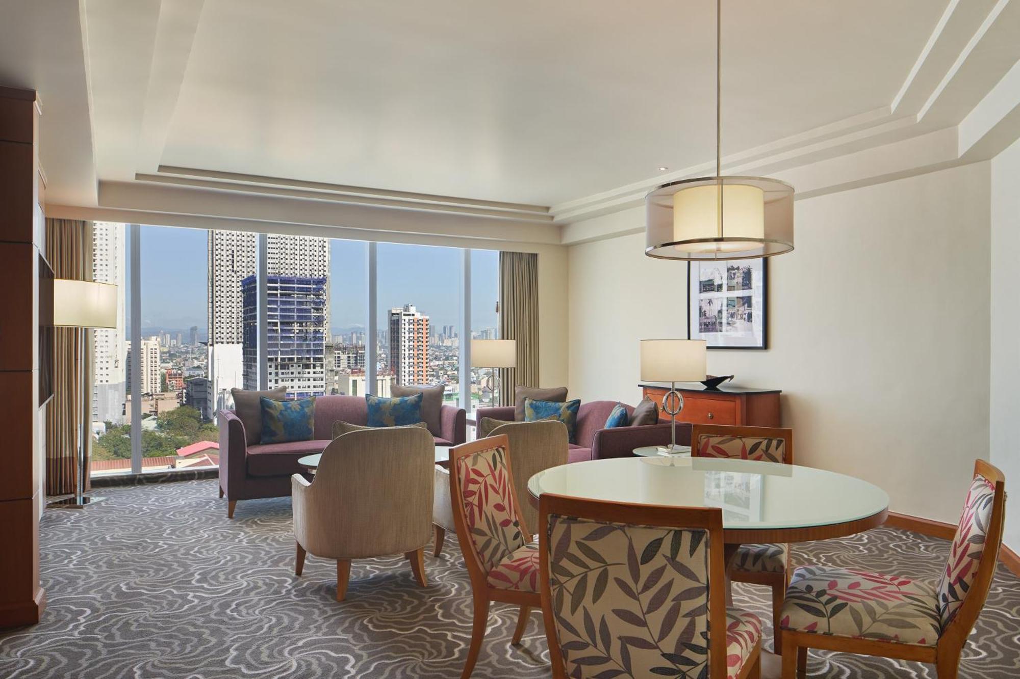 Sheraton Suite, 1 Bedroom Suites, 1 King,1615380519:JPEG
