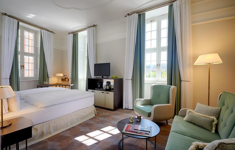 Superior Queen Room Larger Guest room 1 Queen