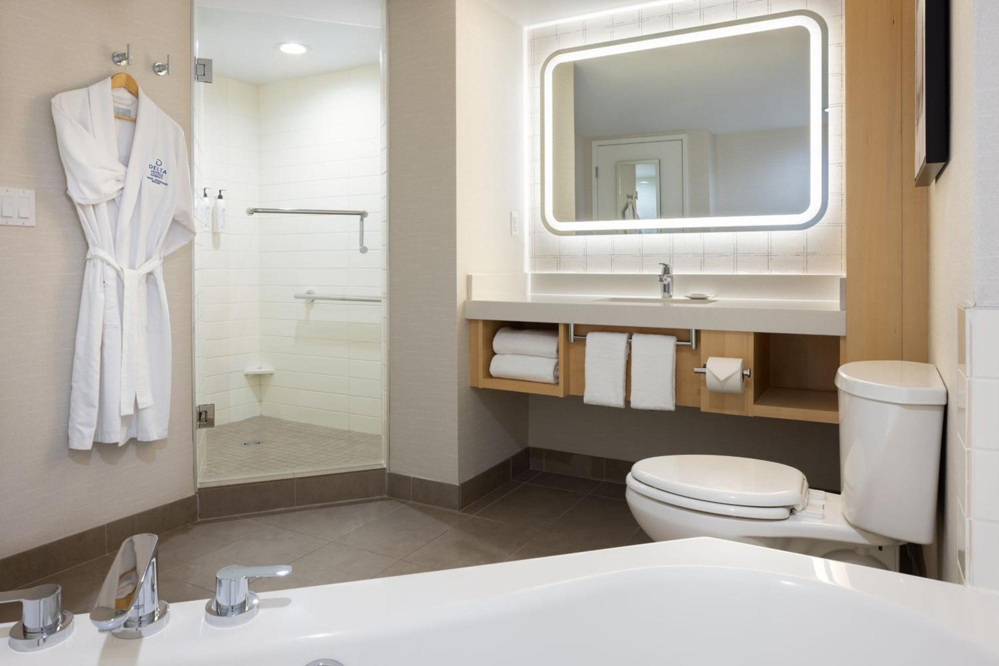 Chambre Deluxe avec 2 Lits Queen-Size et Canapé-Lit