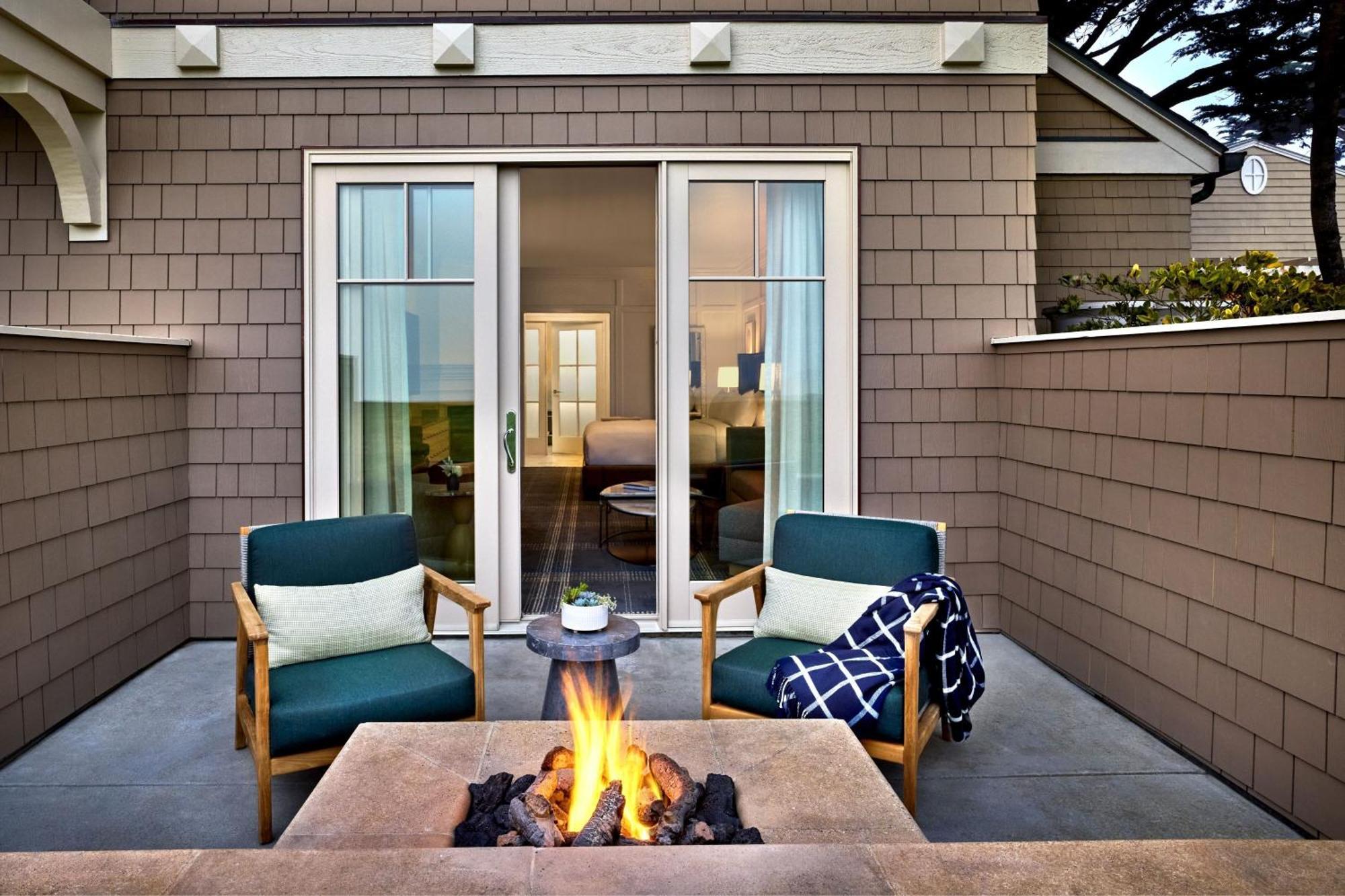 Guest House Fire Pit Room