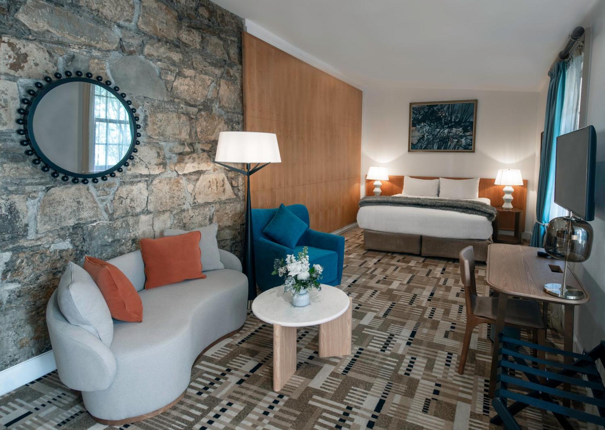 Courtyard Suite
