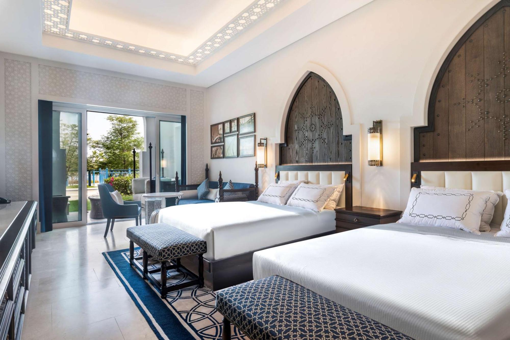 Queen Guestroom Two Queen Beds Sea View waterpark access