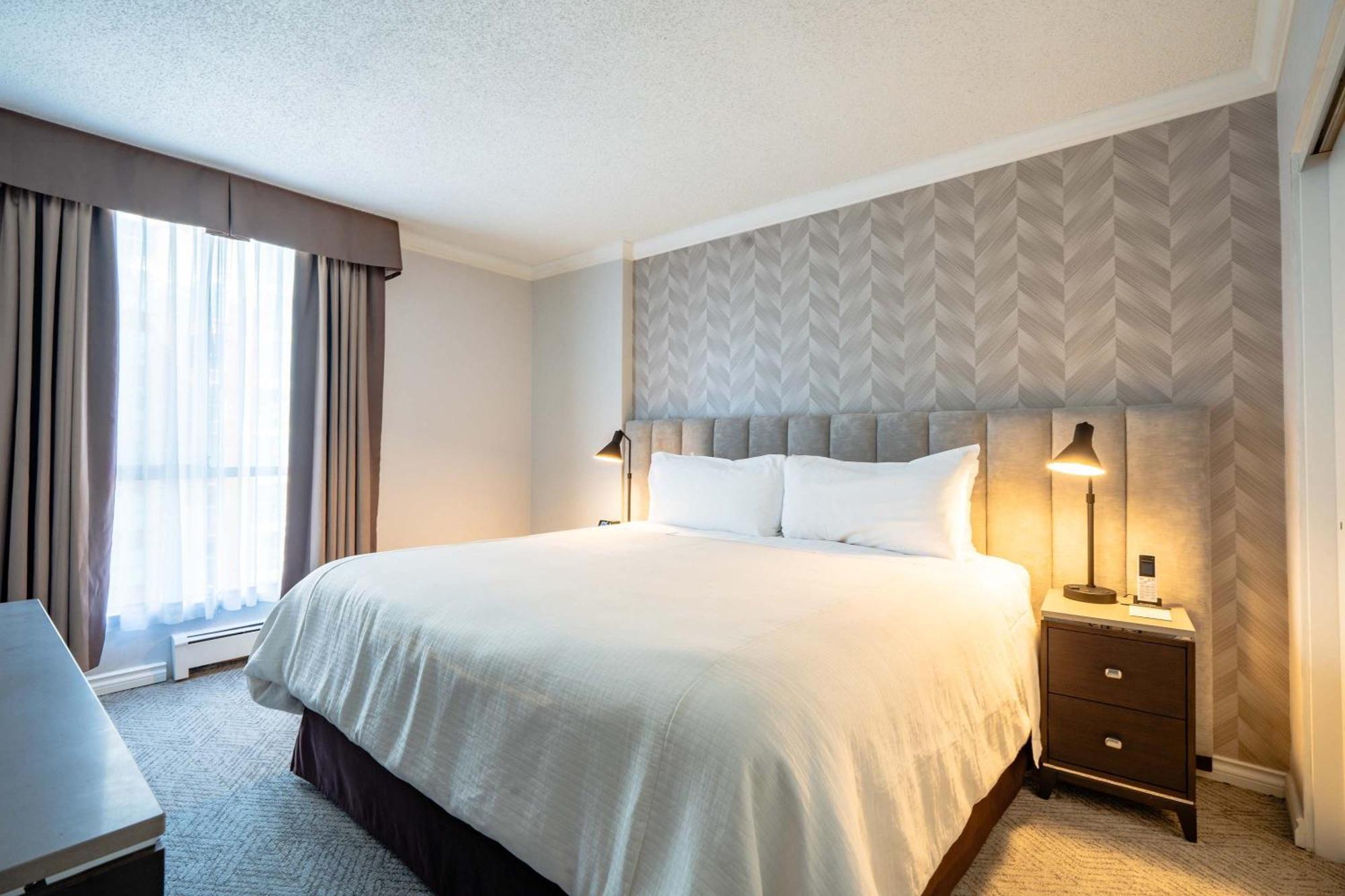 One Bedroom Premium Suite 1 King Bed Sofa Bed