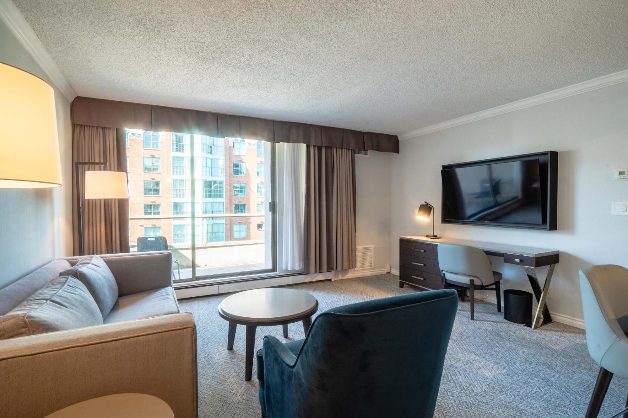 One Bedroom Premium Suite 1 King Bed Sofa Bed