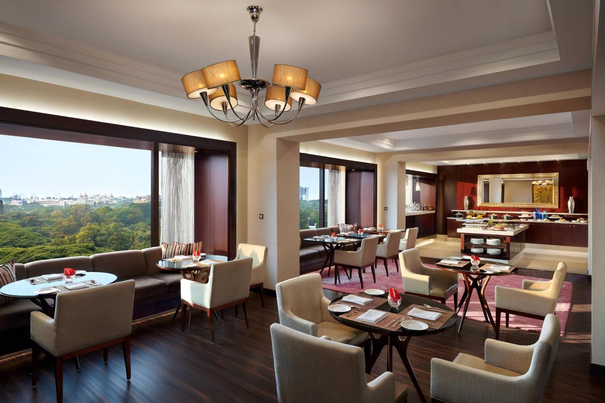 Executive Room Club lounge access 1 King