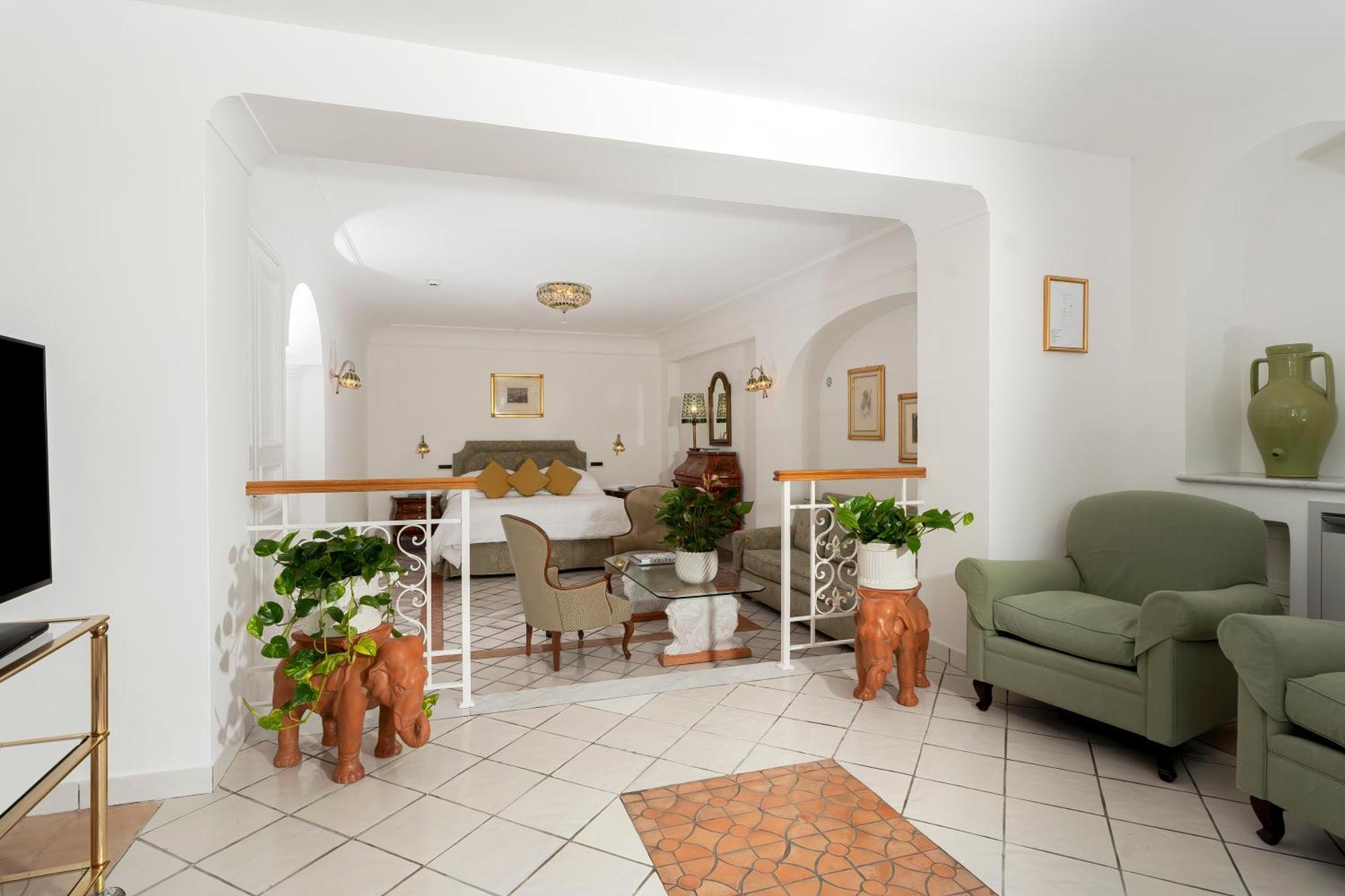 Junior Suite with Terrace and Sea View,1616892135:JPEG