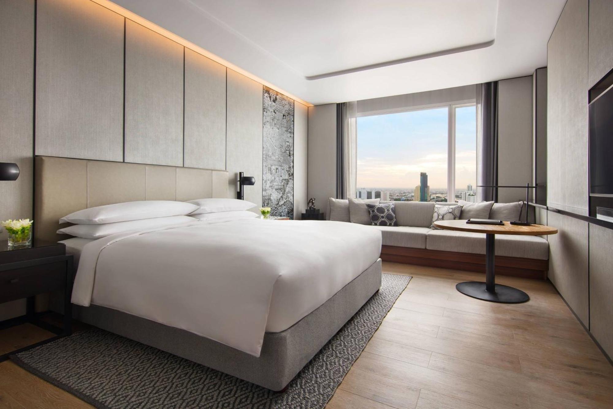 Deluxe Room 1 King Bed