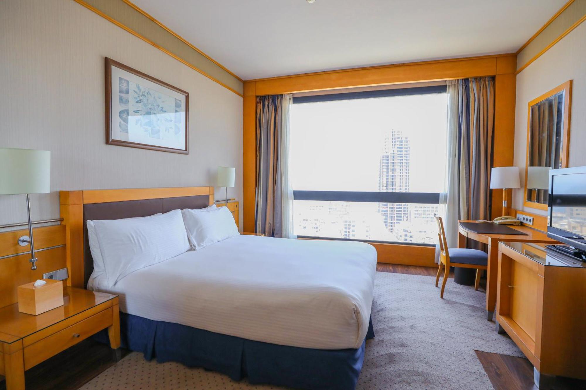 Deluxe King Room with City View,188664815:JPEG
