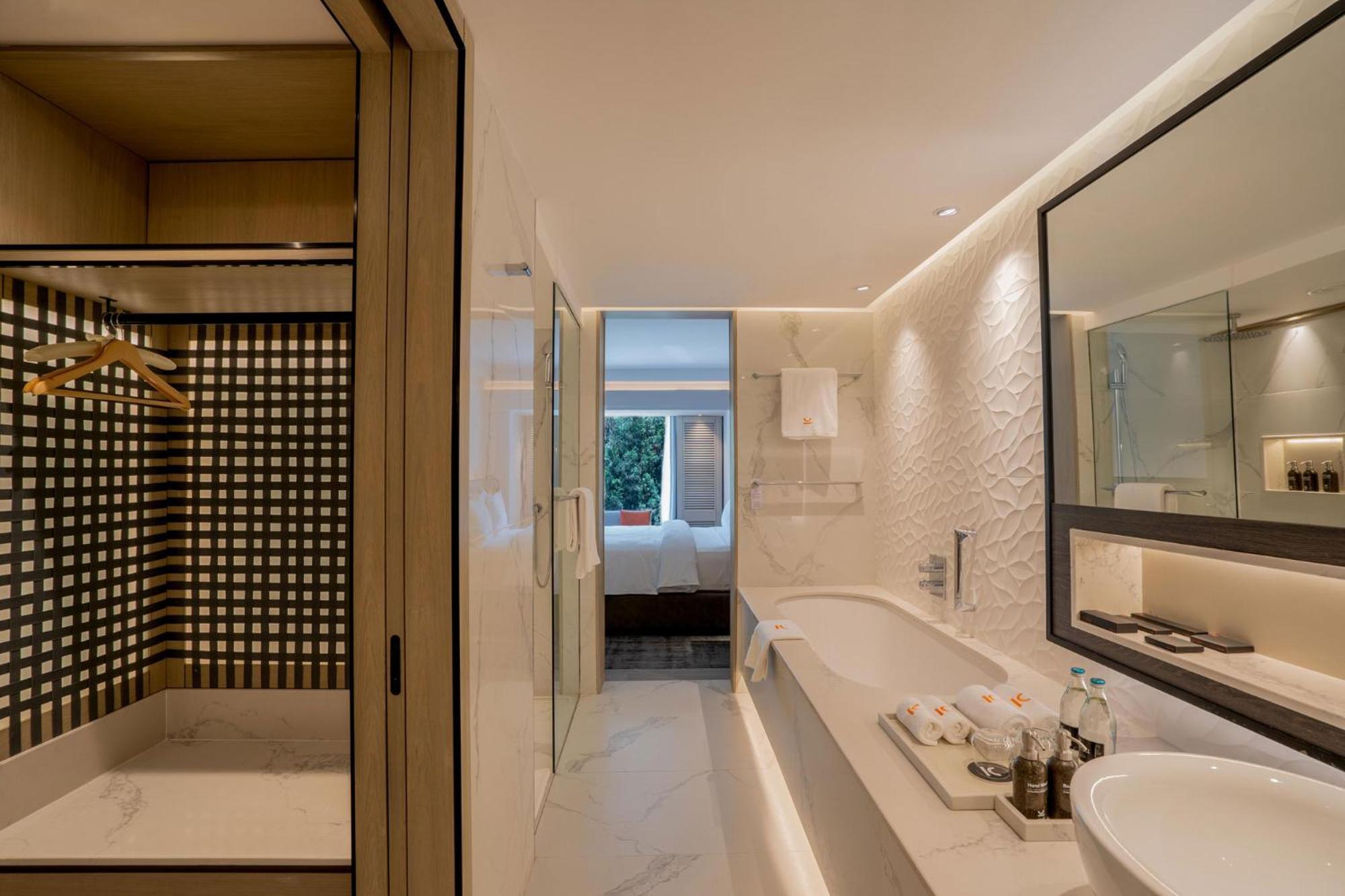 Deluxe Serene King Room