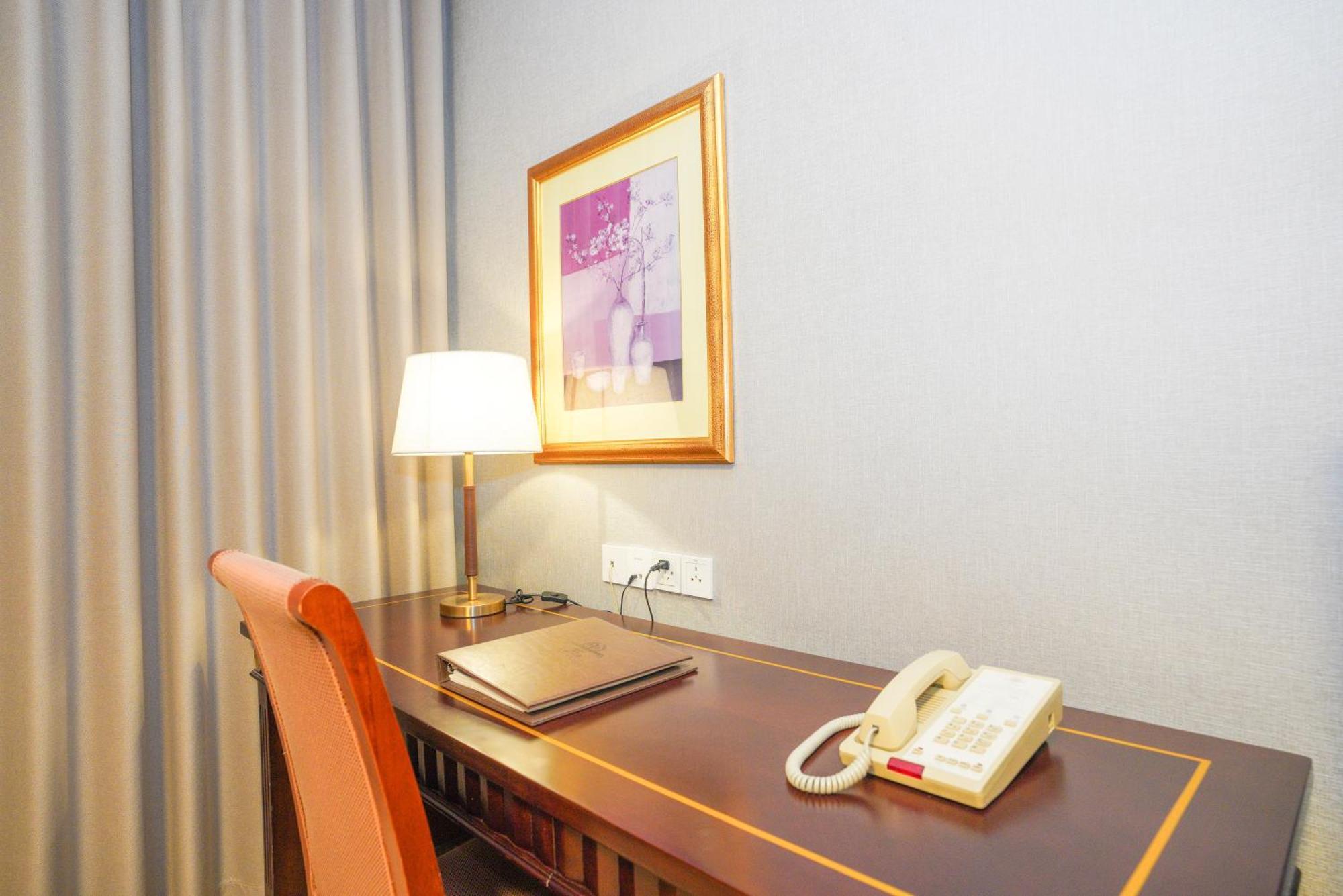 Classic Queen Room