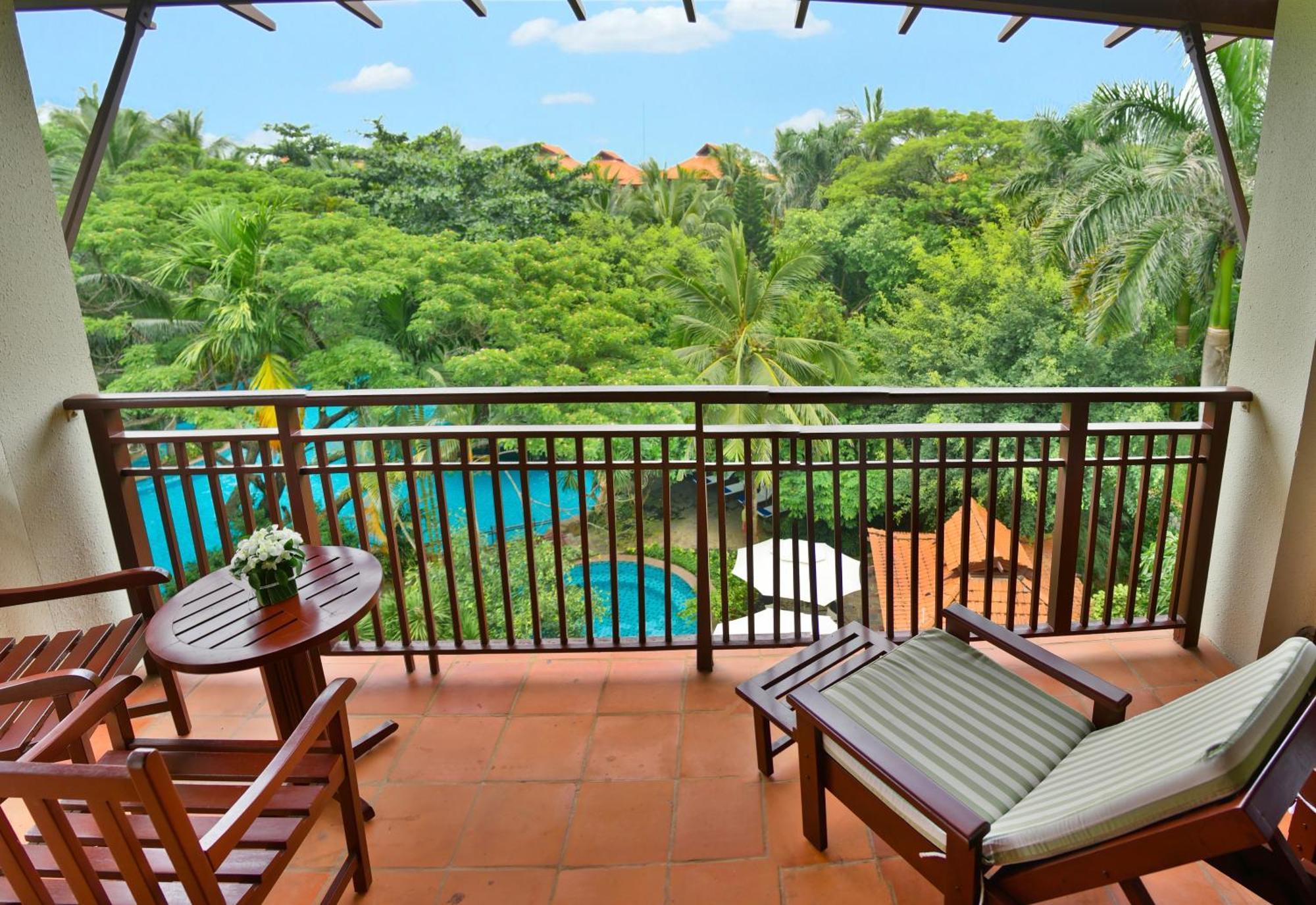 Superior Double or Twin Room Lagoon View Daily Guest Activities