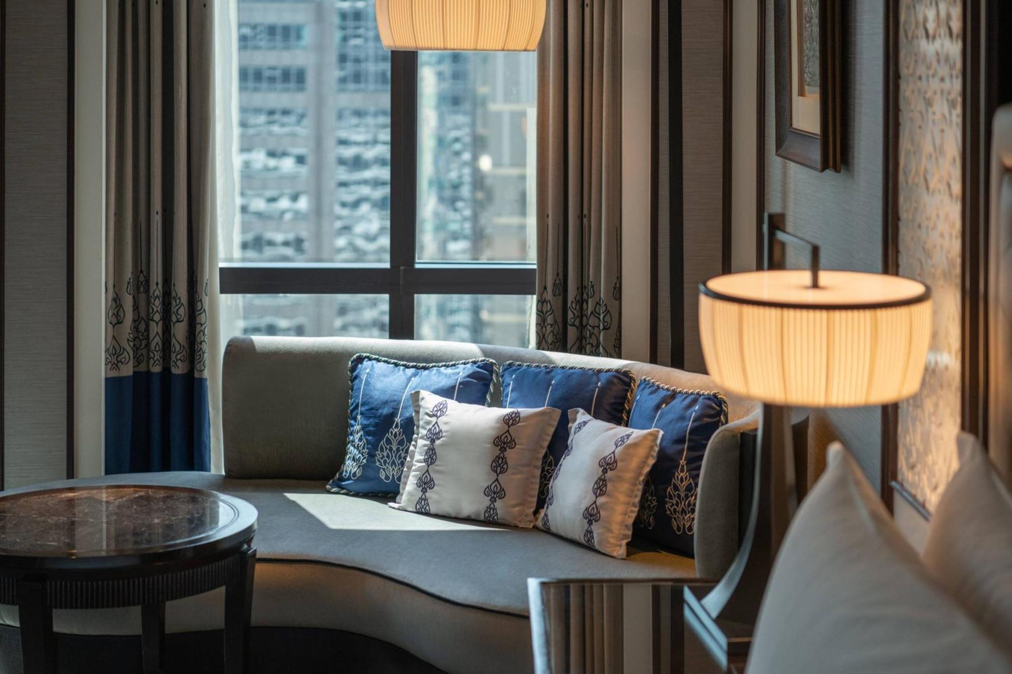 Royal Room 1 King City view