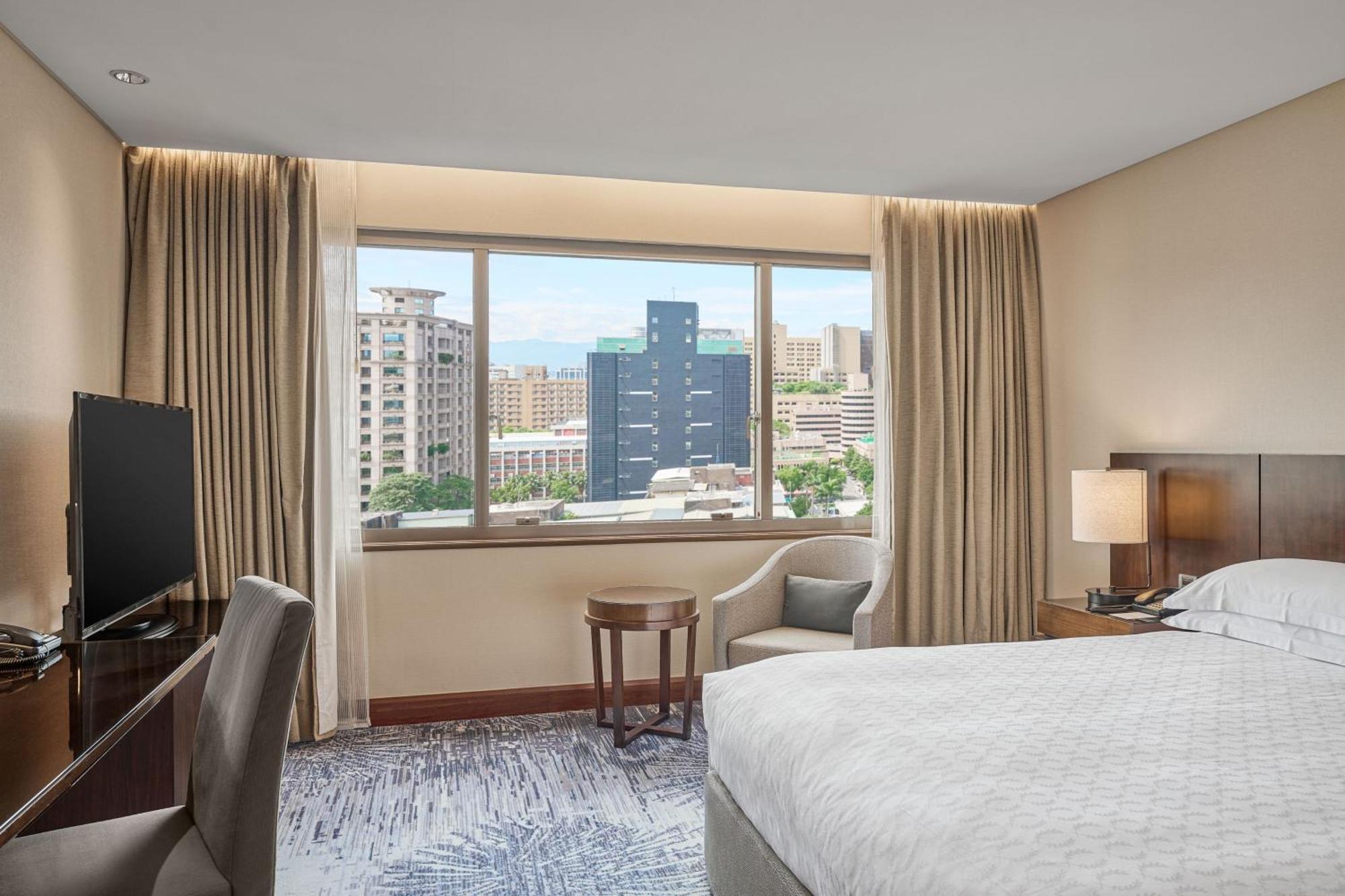Superior Queen Room