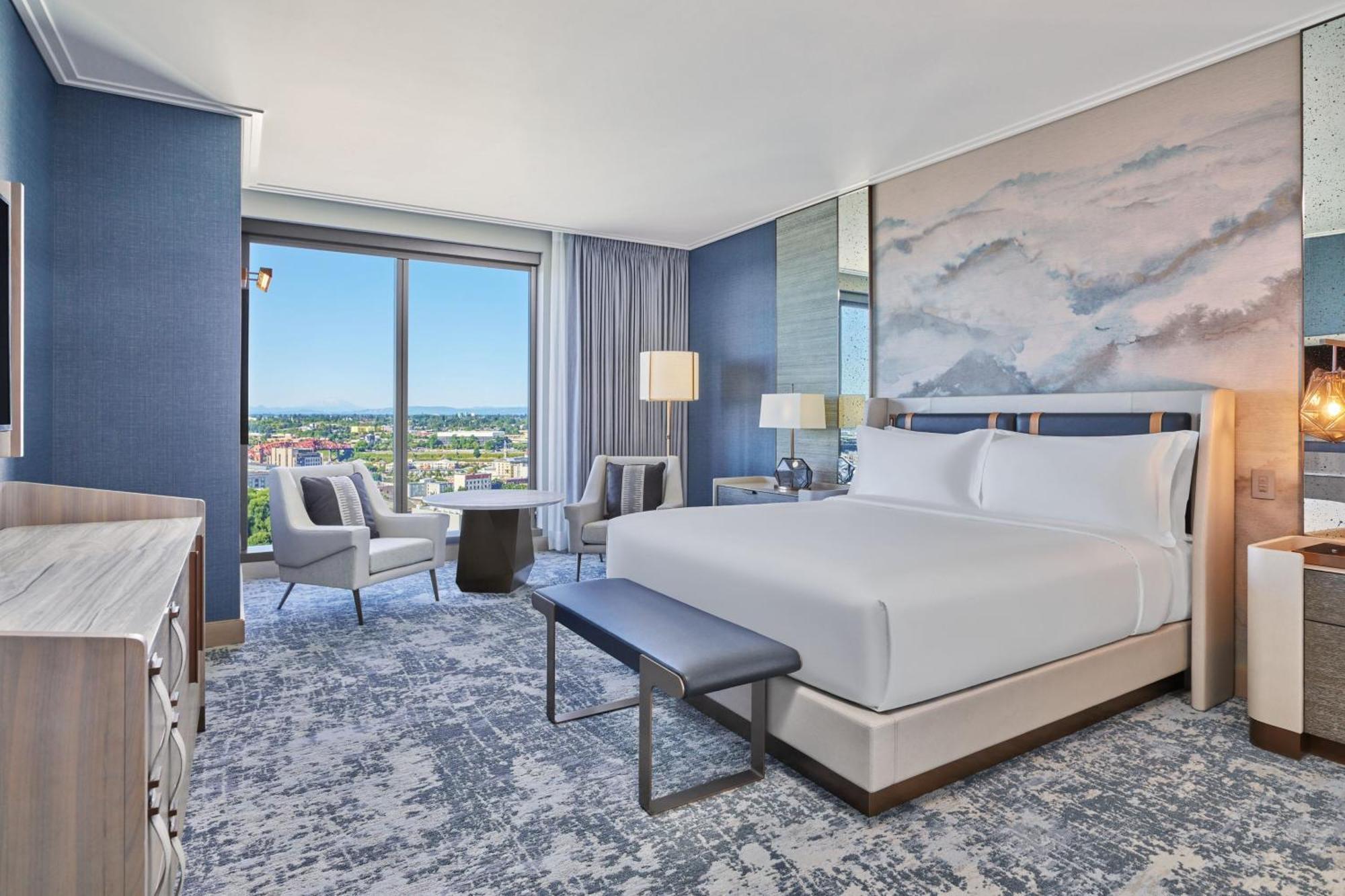 Deluxe King Room High Floor