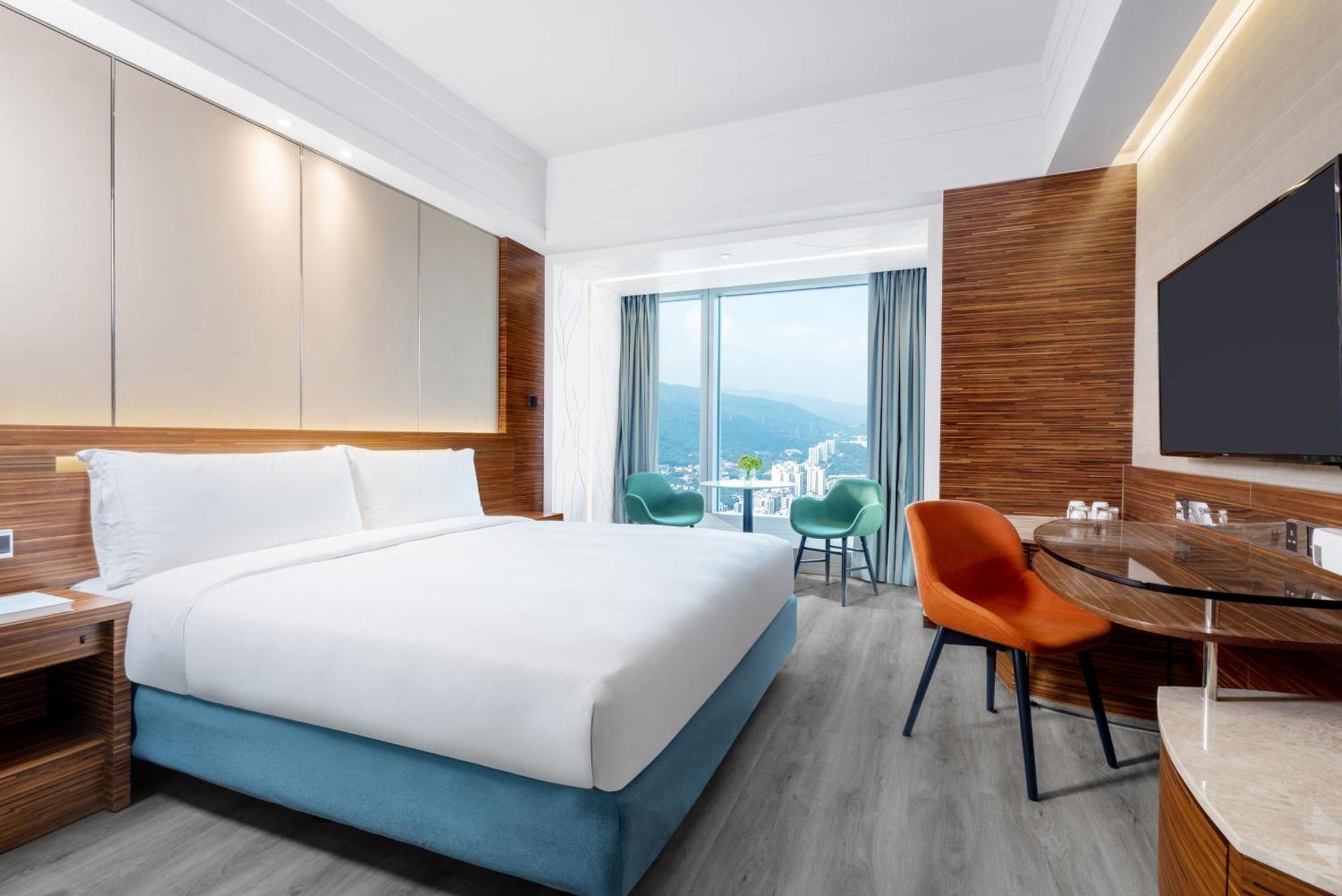 Premier City View Tower 2 1 King Bed