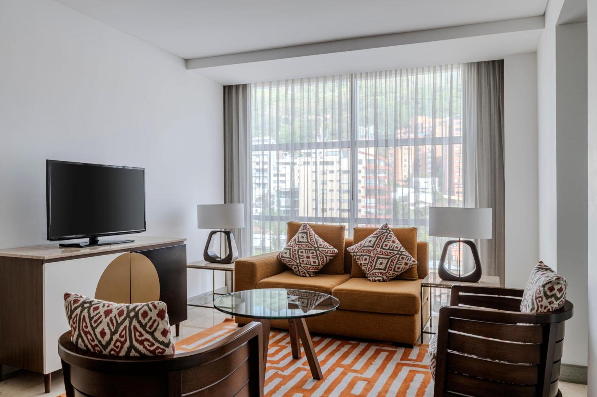 Junior King Suite