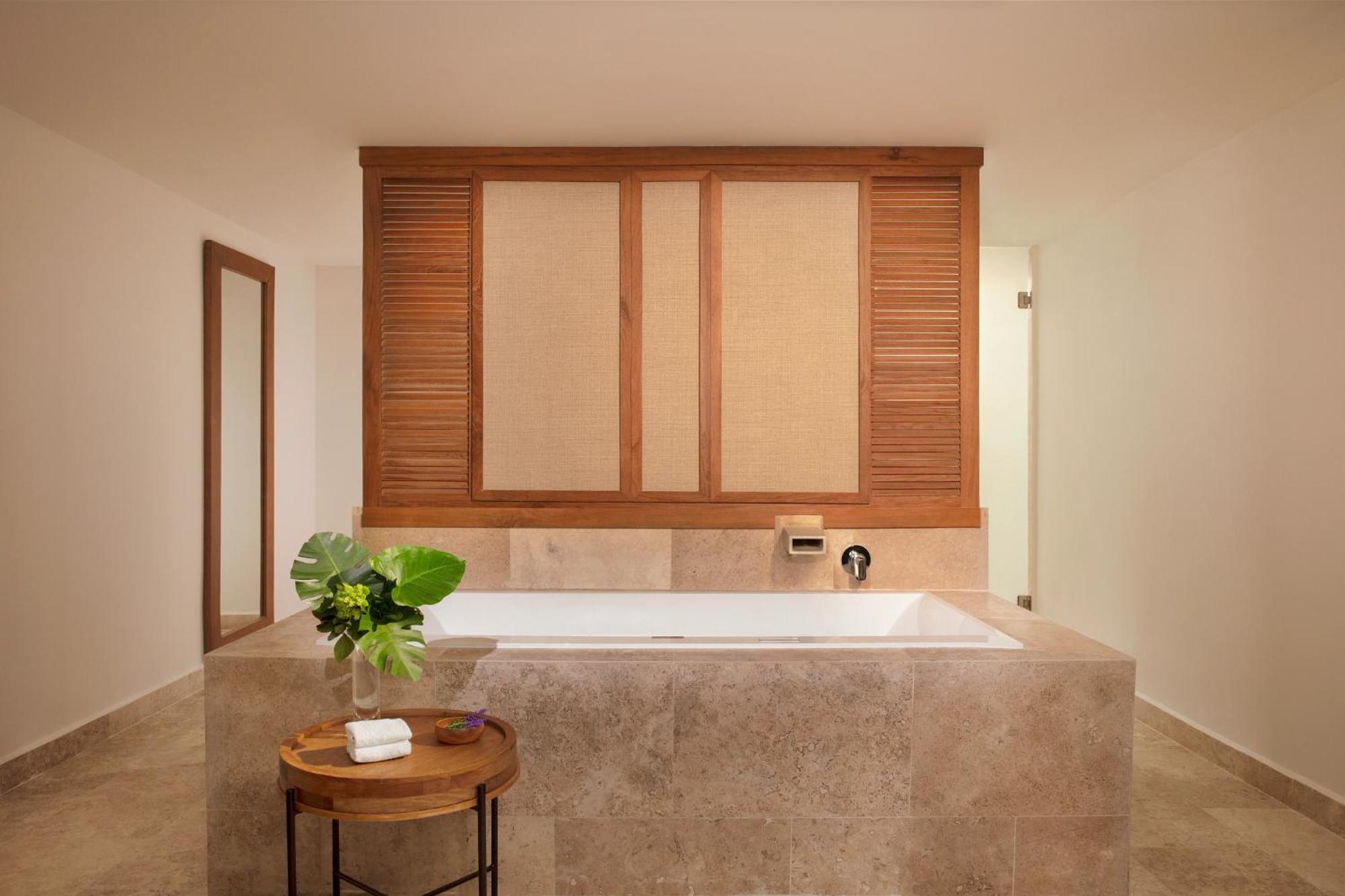 Master King Suite Swim-Out Ocean Front View,1620986699:JPEG