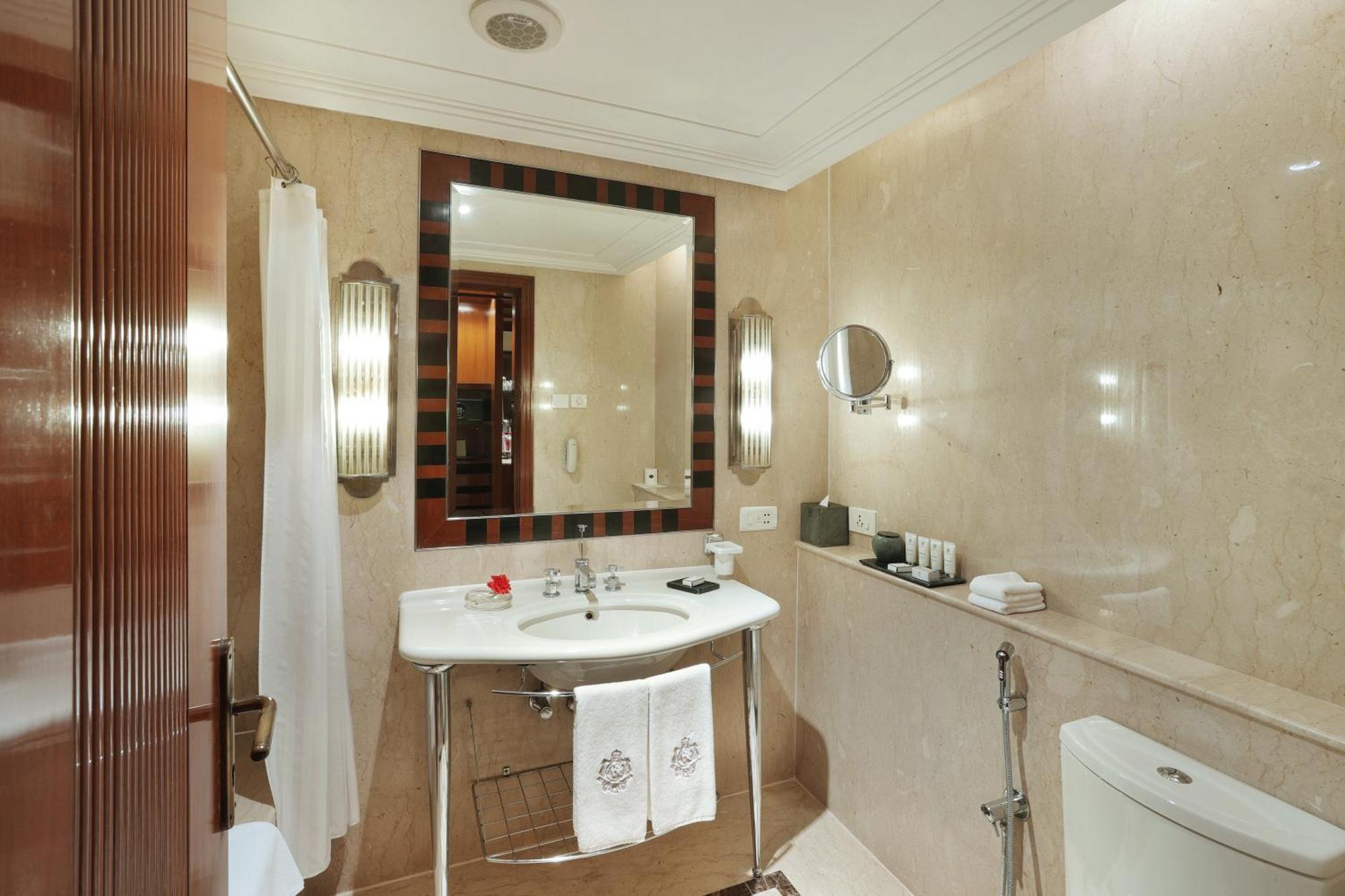 Deco Room