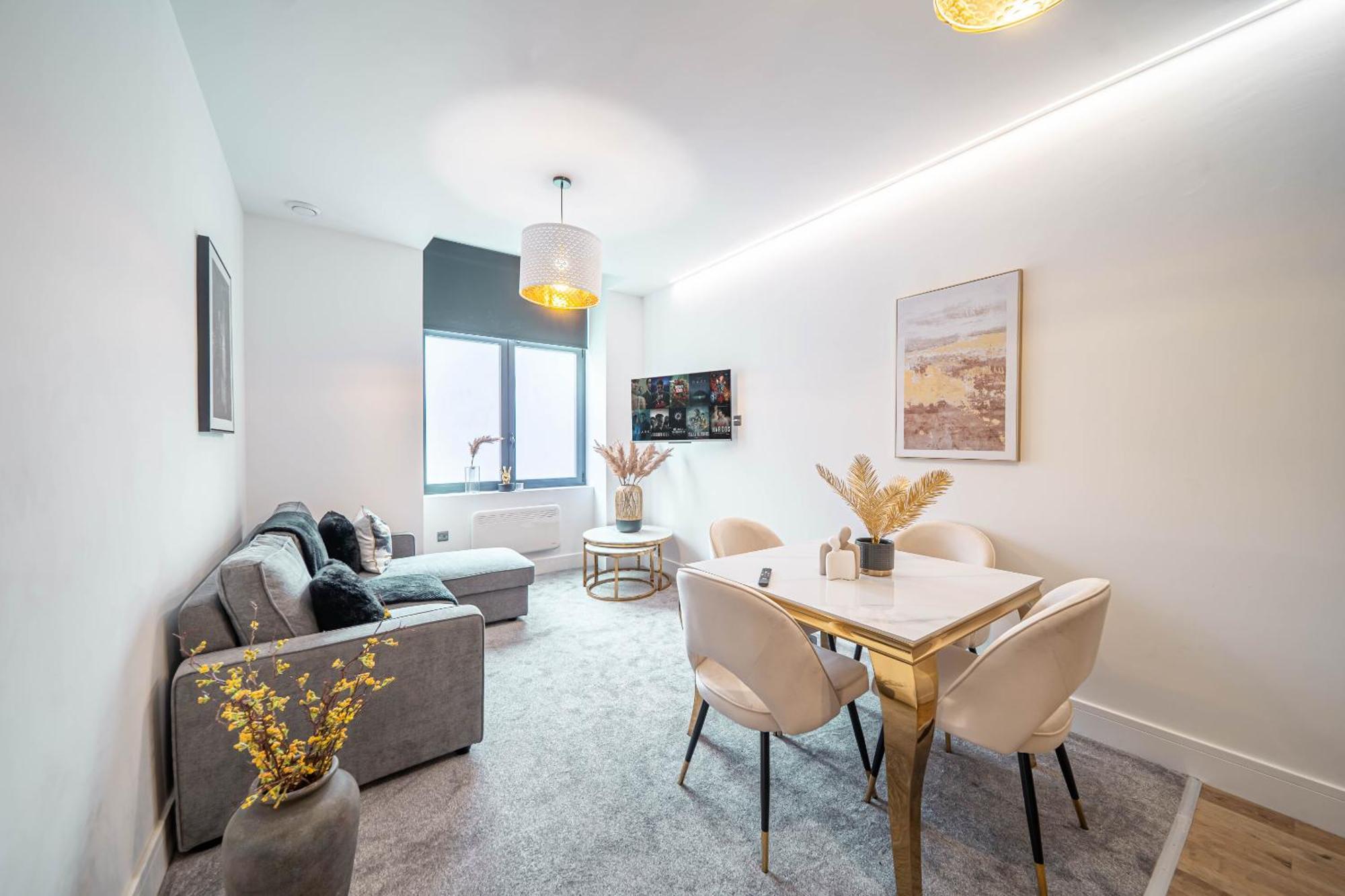 Deluxe Apartment