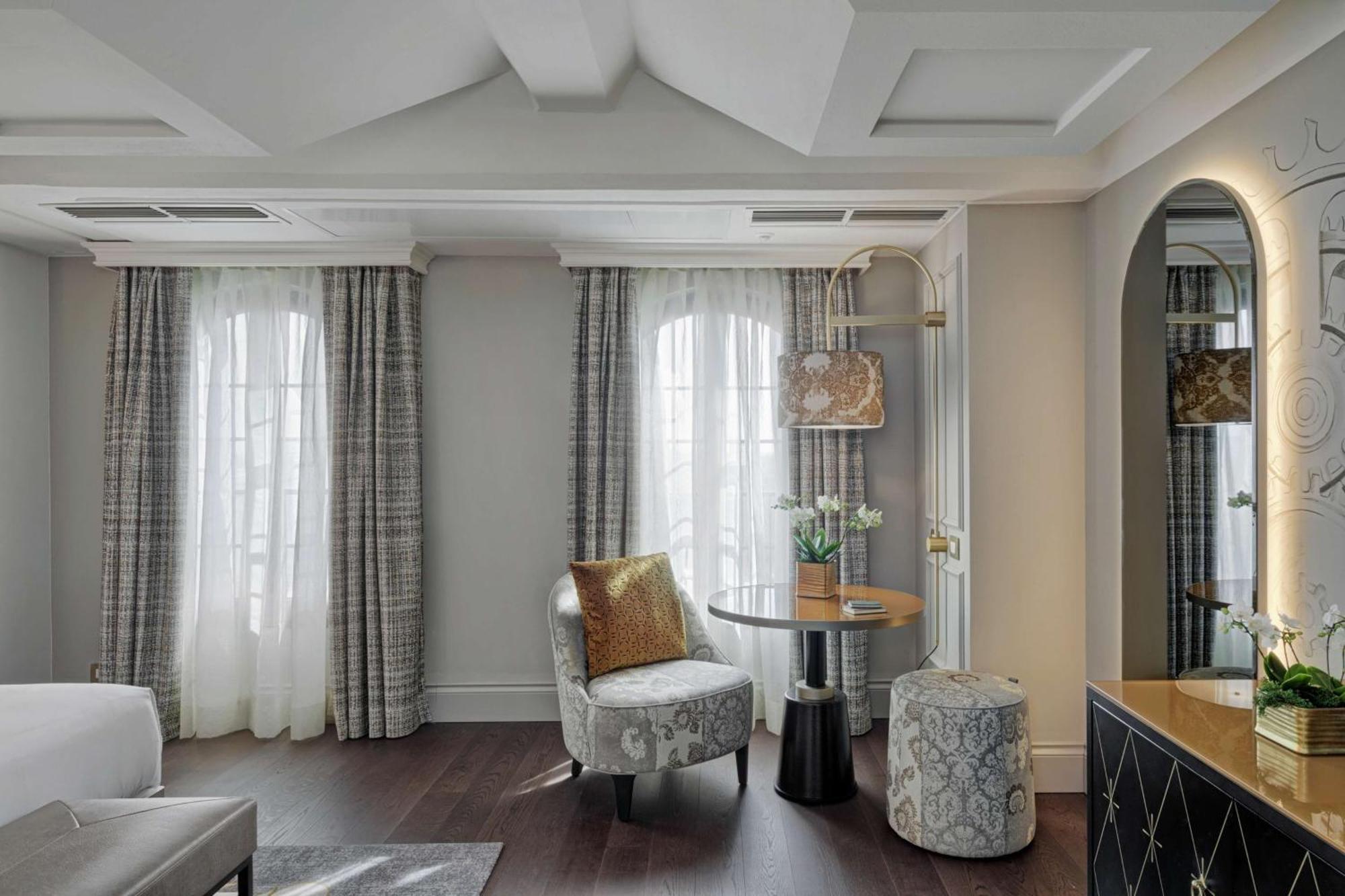 Deluxe King Room