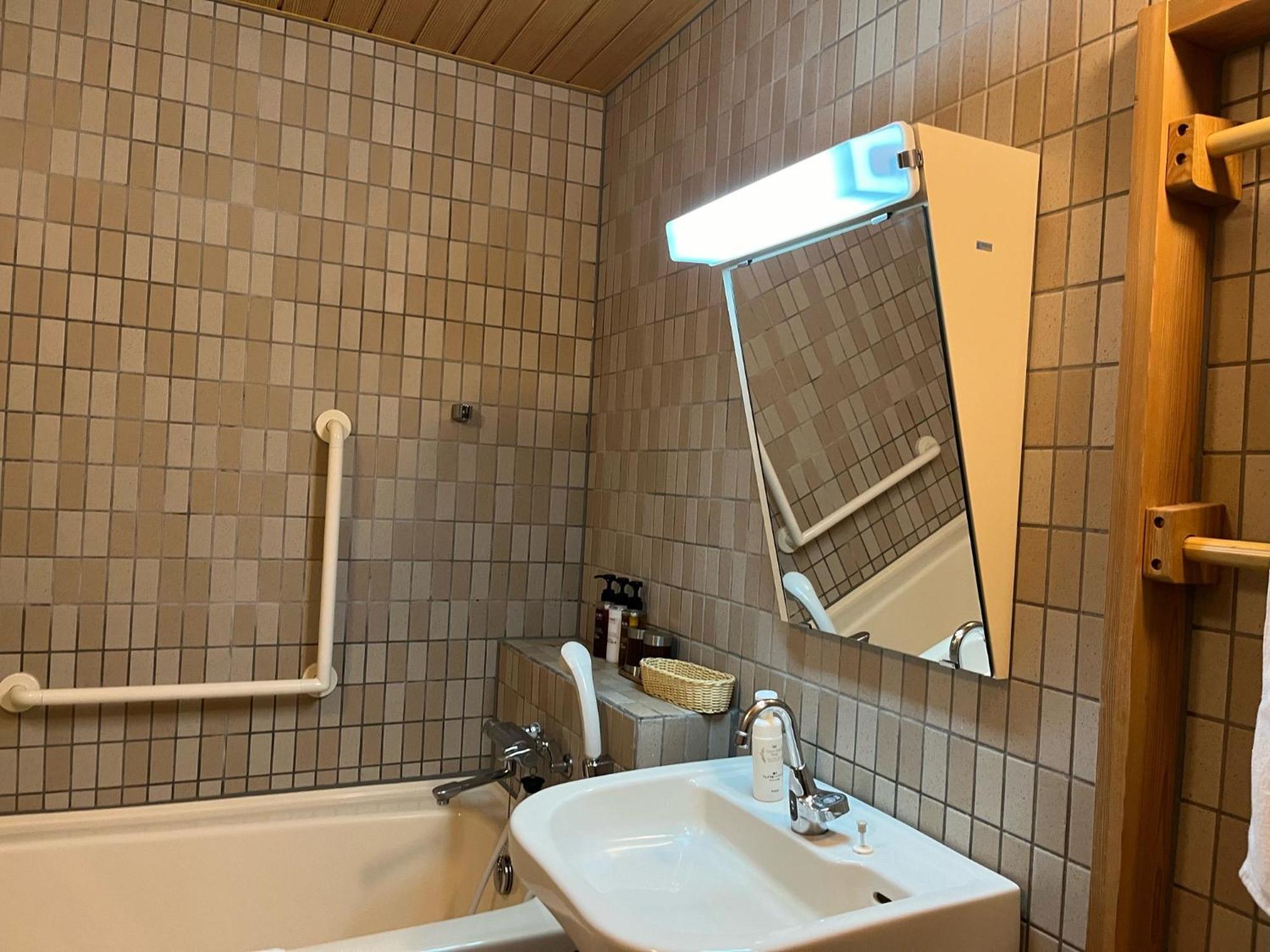 Western-style Room Twin Unit Bath Barrier Toilet20㎡